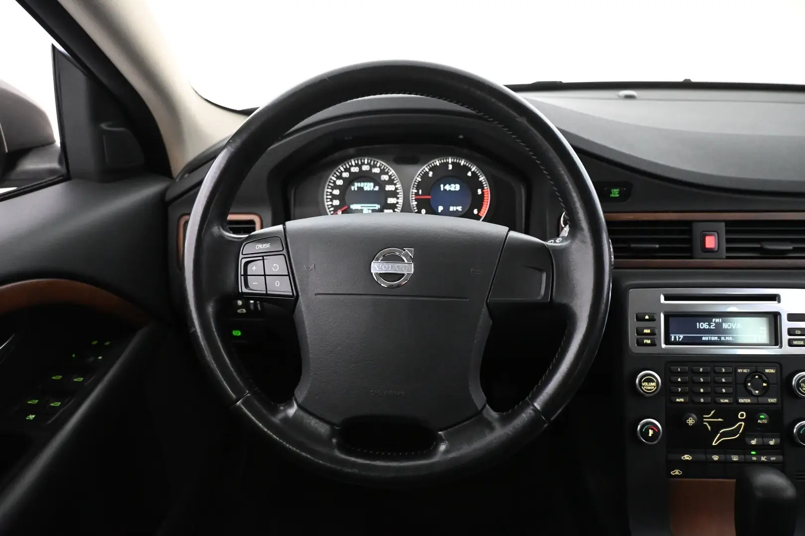 Car Image - e9DVzcqm4kkaPg2FNxUNx