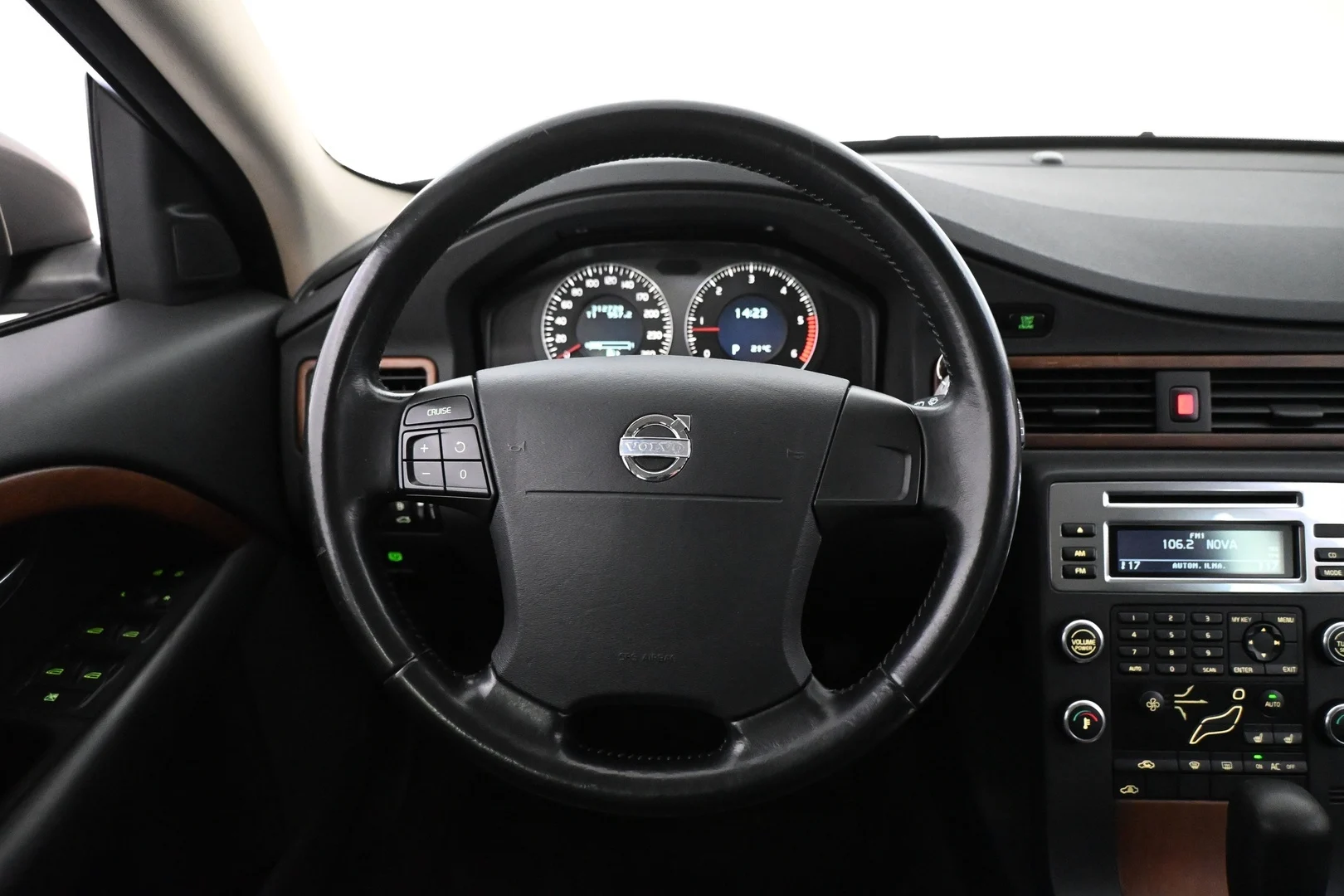 Car Image - e9DVzcqm4kkaPg2FNxUNx