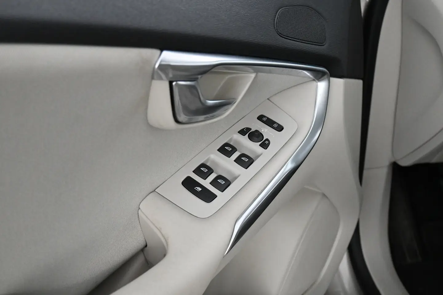 Car Image - 4ubUxjz9B5bBrzK9IrC1Af