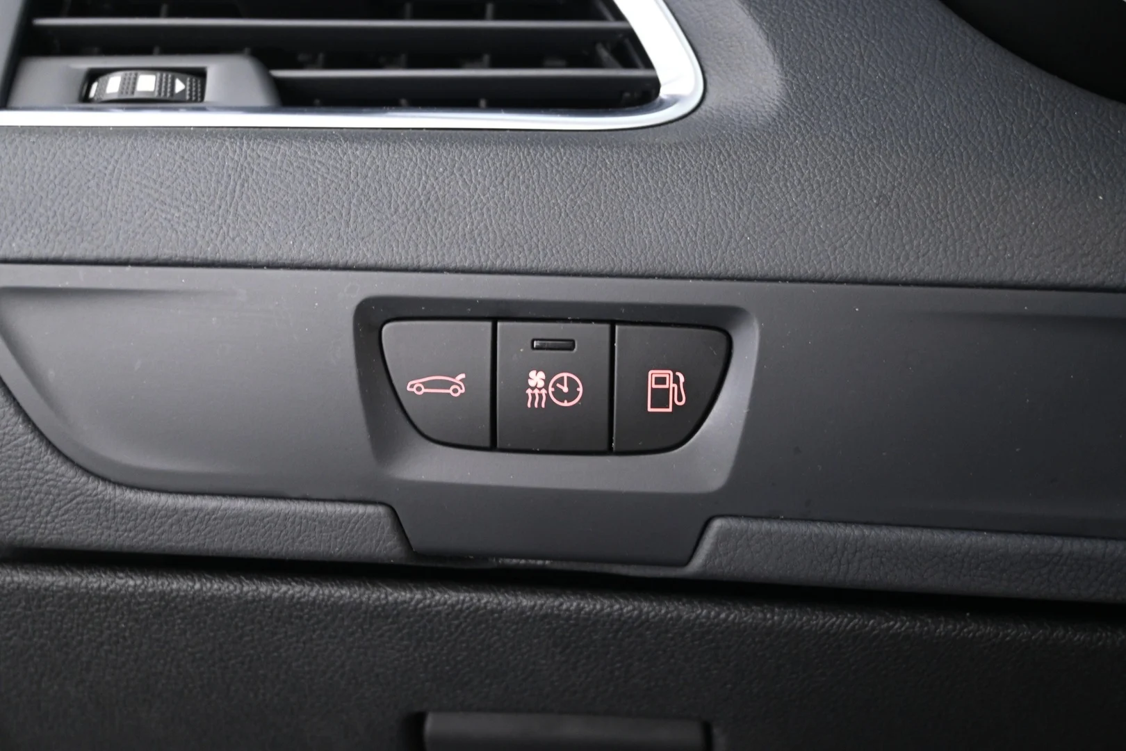 Car Image - 1ShlTeww3I33yliTcIYpXF