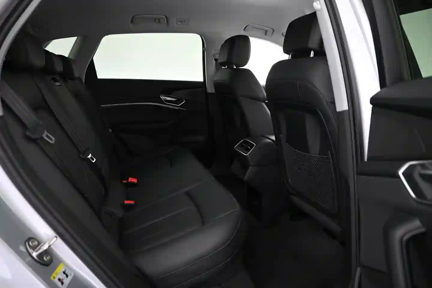 Car Image - 73ulYb4ESSIG8YWBVABvop