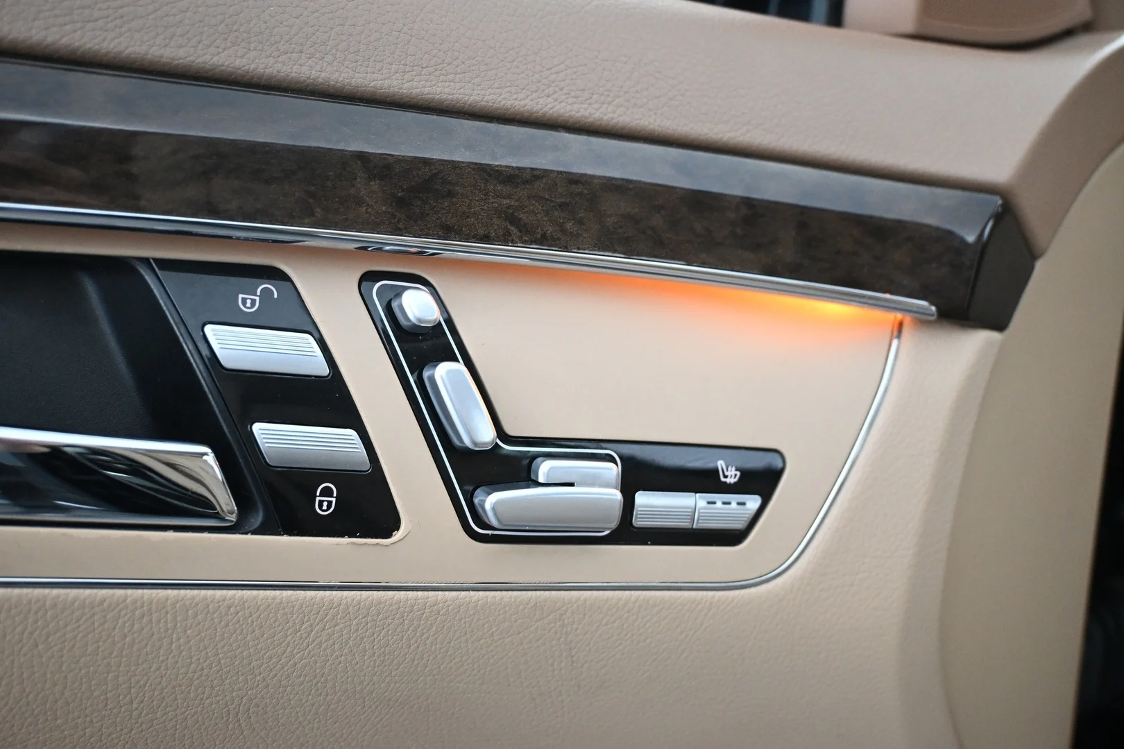 Car Image - 2enNdM60GVzKcCiQBbskgi
