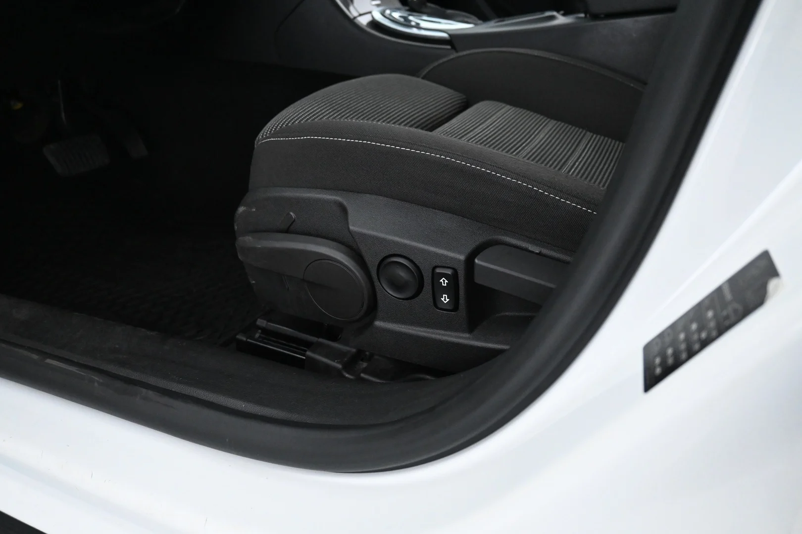 Car Image - 64JvVIGqzJFCCDKbFeNzPy