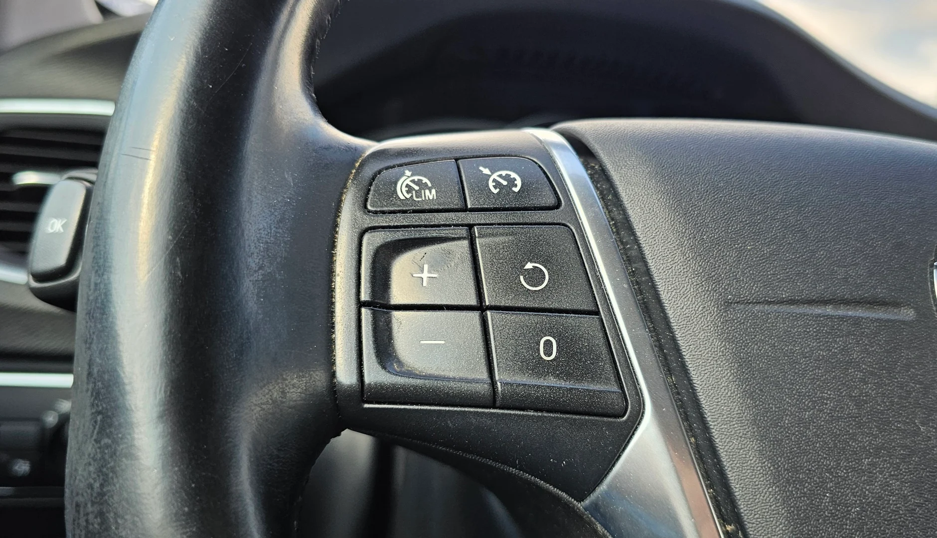 Car Image - 7Hh7ndOHxbiiOgyjpG61EJ