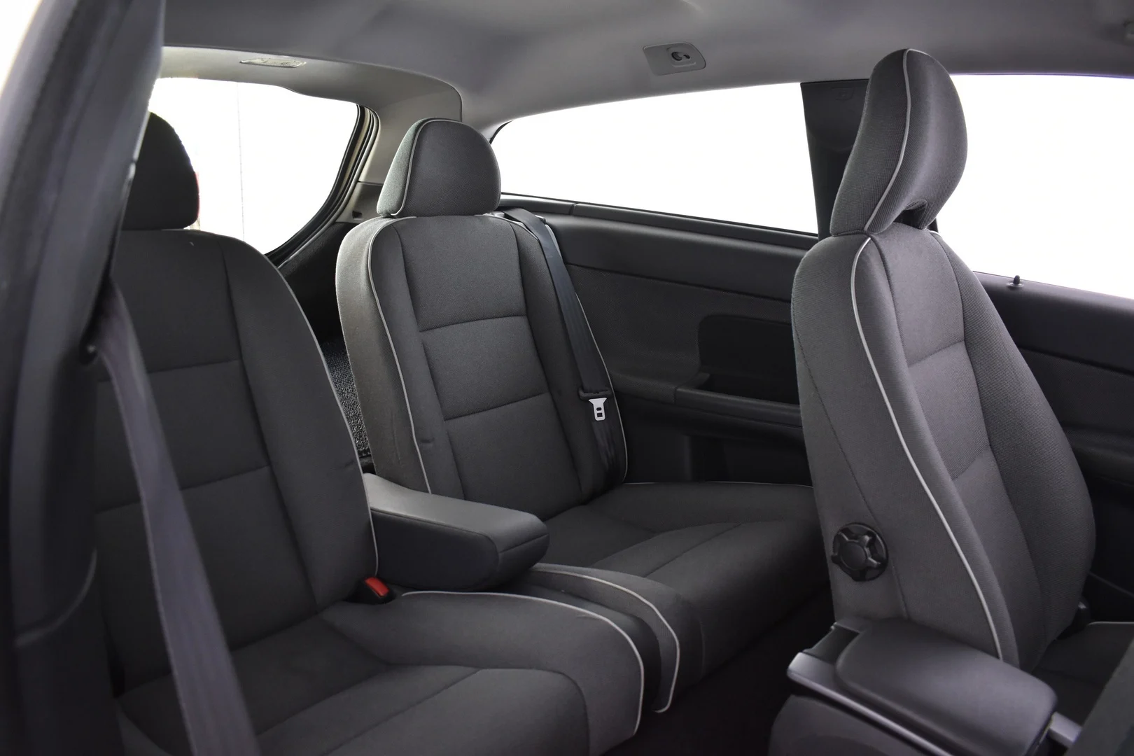 Car Image - cjaL5d8EdaRo0SfDm6rrr