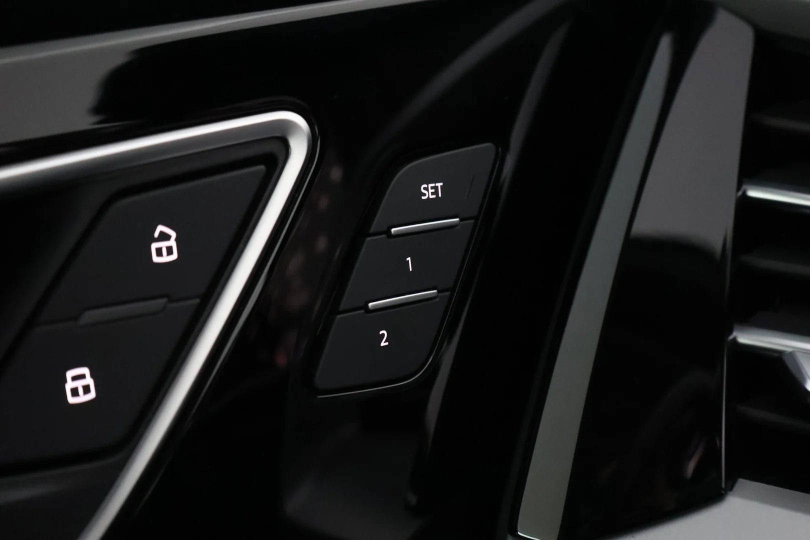 Car Image - 19KV4wkYGcUvCvzCymyNt6