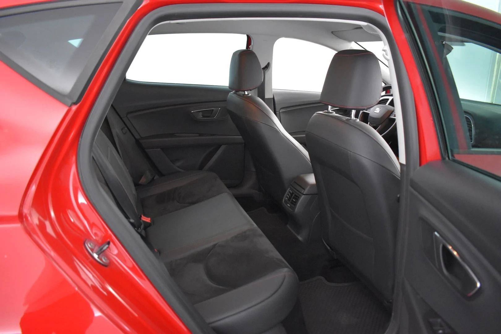 Car Image - 2QsvuJuP4SoNWGf5zCbkms