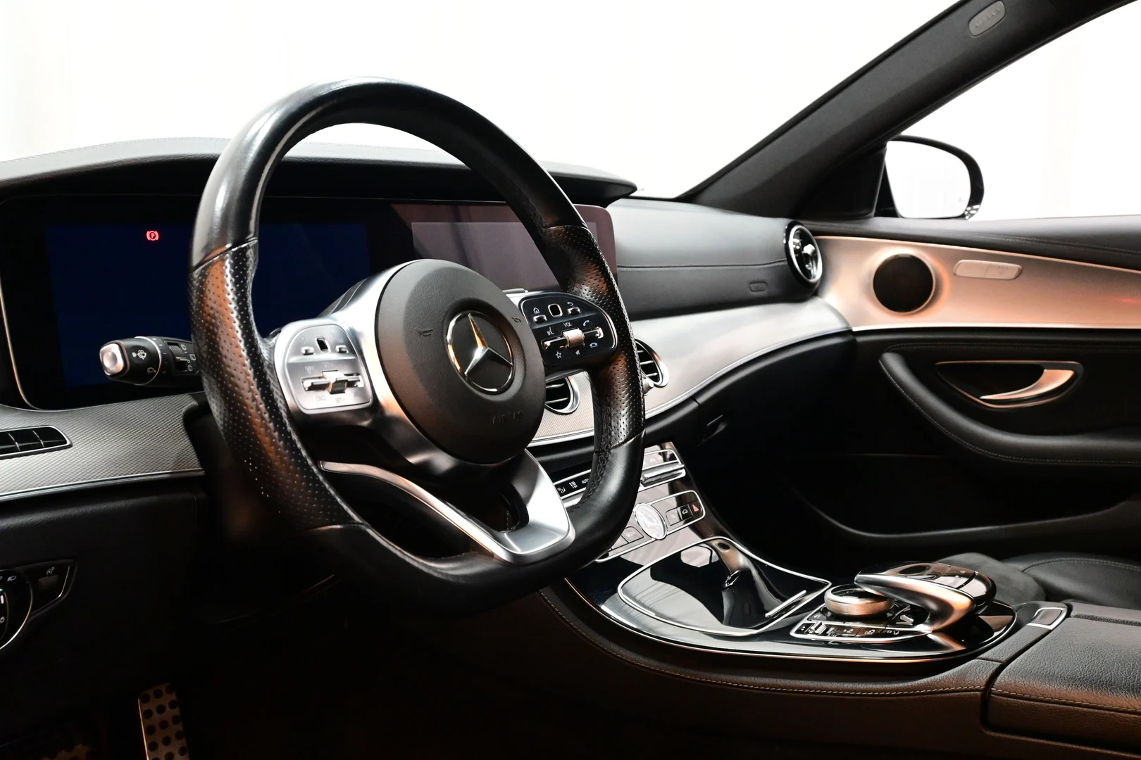 Car Image - 2OtiBVOBhxRQ6RX9oOpoTd