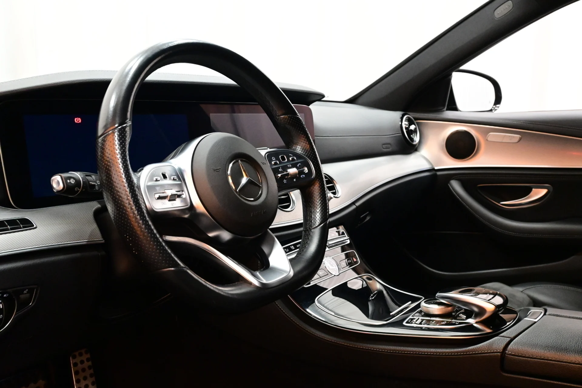 Car Image - 2OtiBVOBhxRQ6RX9oOpoTd