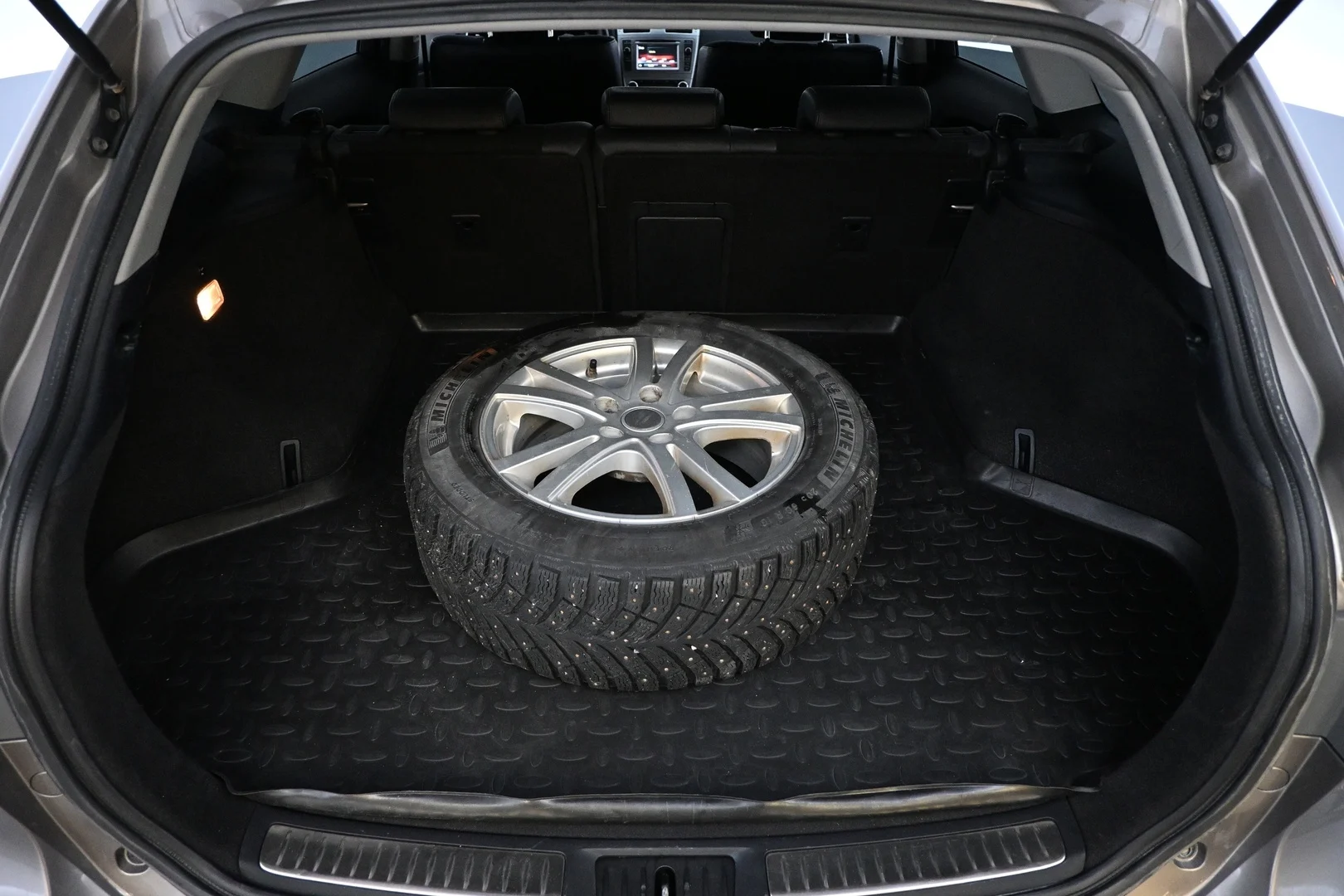 Car Image - 1CIfMxiFc7ootNlb0ofwiY
