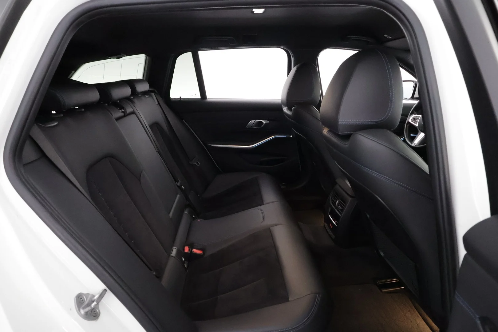 Car Image - 7LEbXpDgJxY52W85KfBiWU
