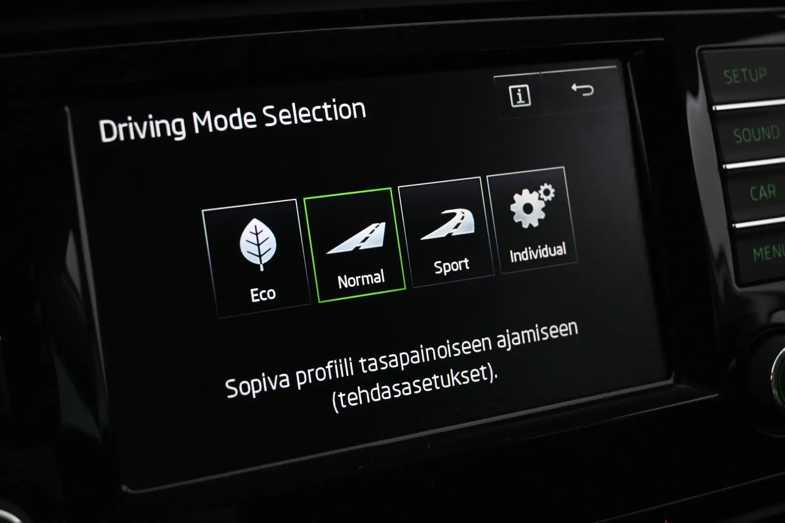 Car Image - 60JczBX9tAaHXWvP8947G3