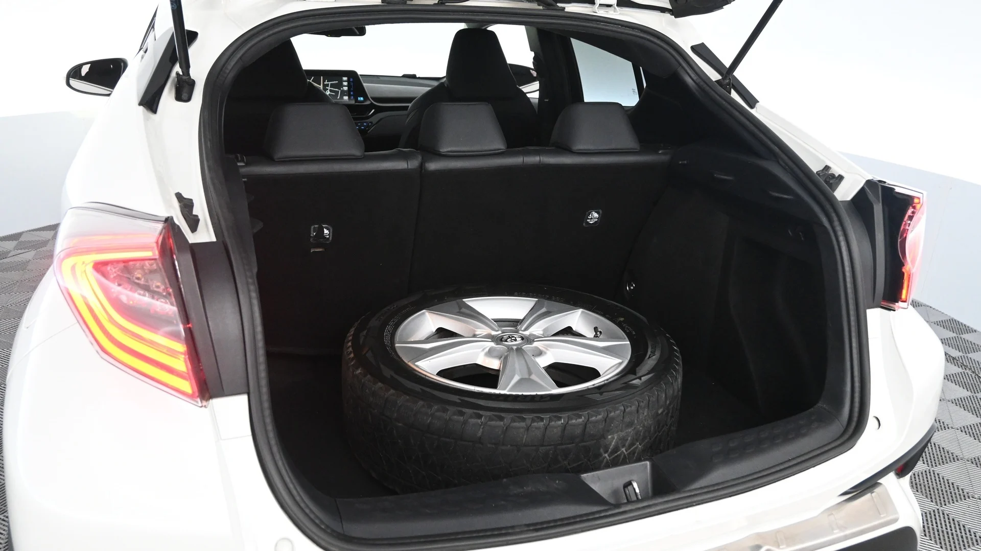Car Image - 1nfkQYAvaDuLaQWbEmPASC