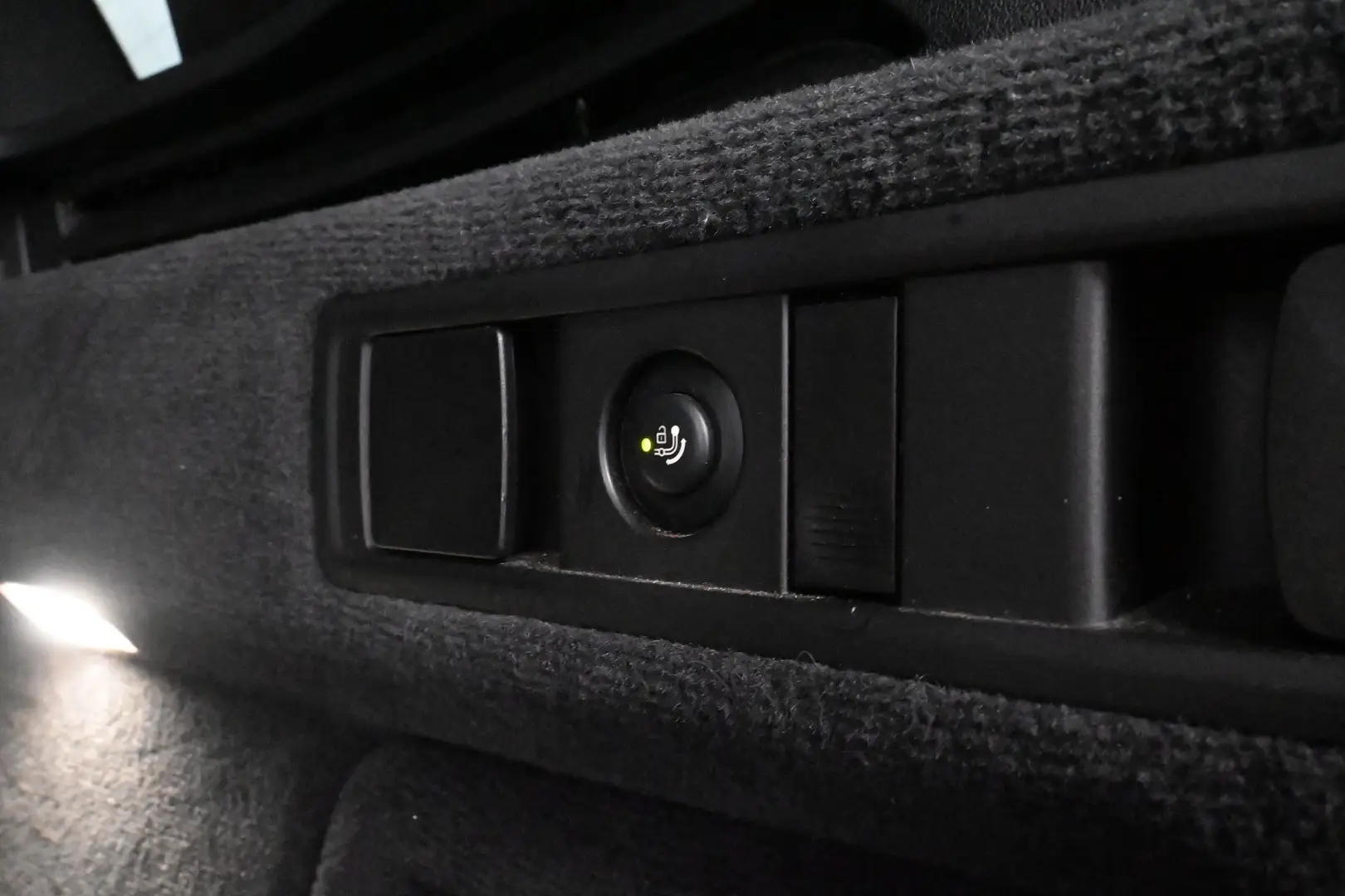 Car Image - Sv62XHijIJm7wCdT6iU6F