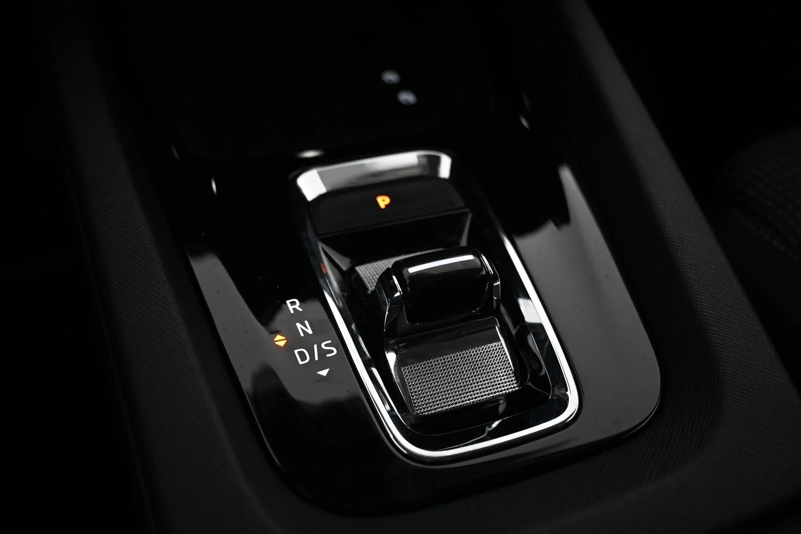 Car Image - 27QLpVgTLNc9ZaSGmzg4g4