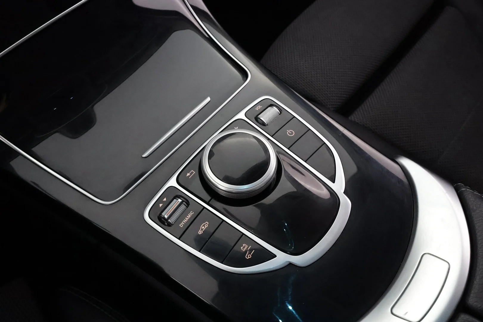Car Image - UbfEOenmW31MLTRq0jWeV