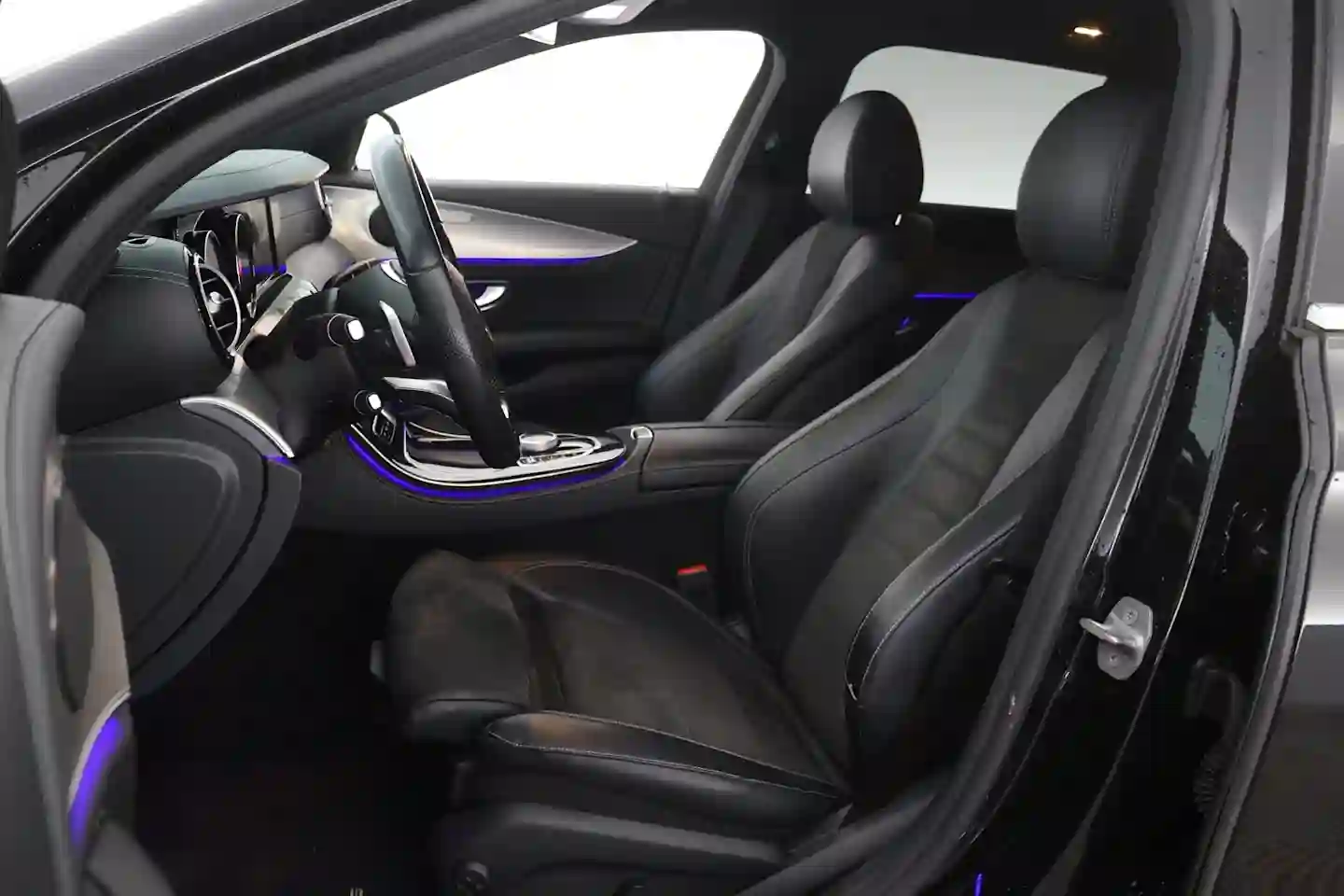 Car Image - 4tVp0VgP9OgwdiJmDYGnCe