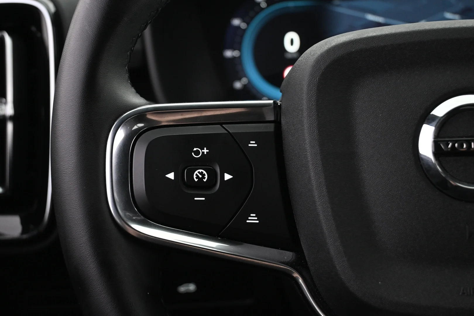 Car Image - 2GzAIsspGbOstewQnpMLrL