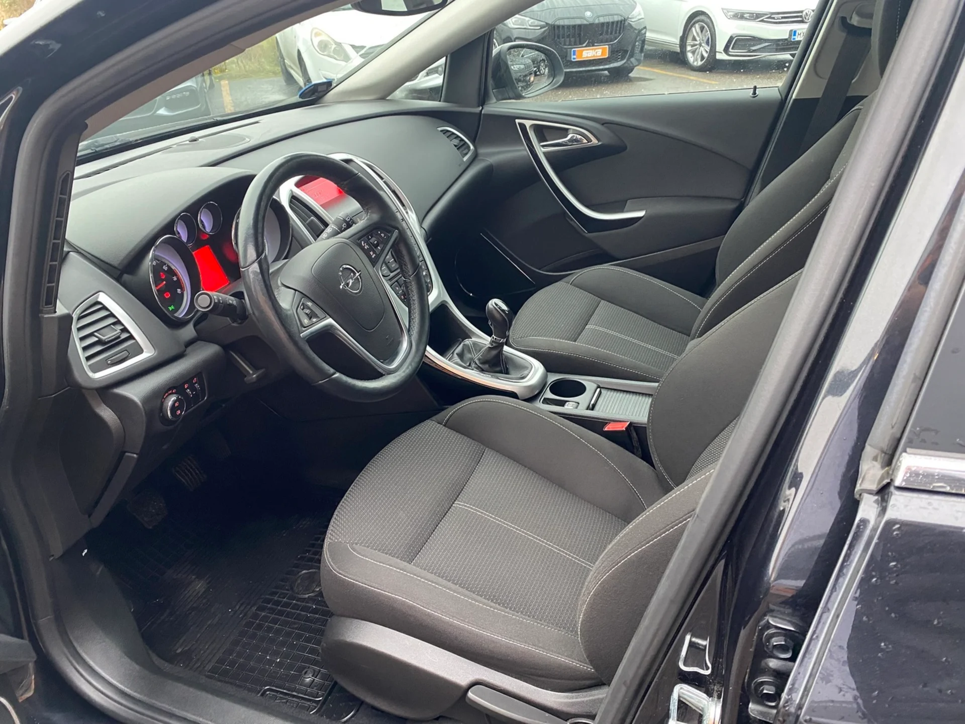 Car Image - QOqg8U2T5Ap53VOZBjF1i