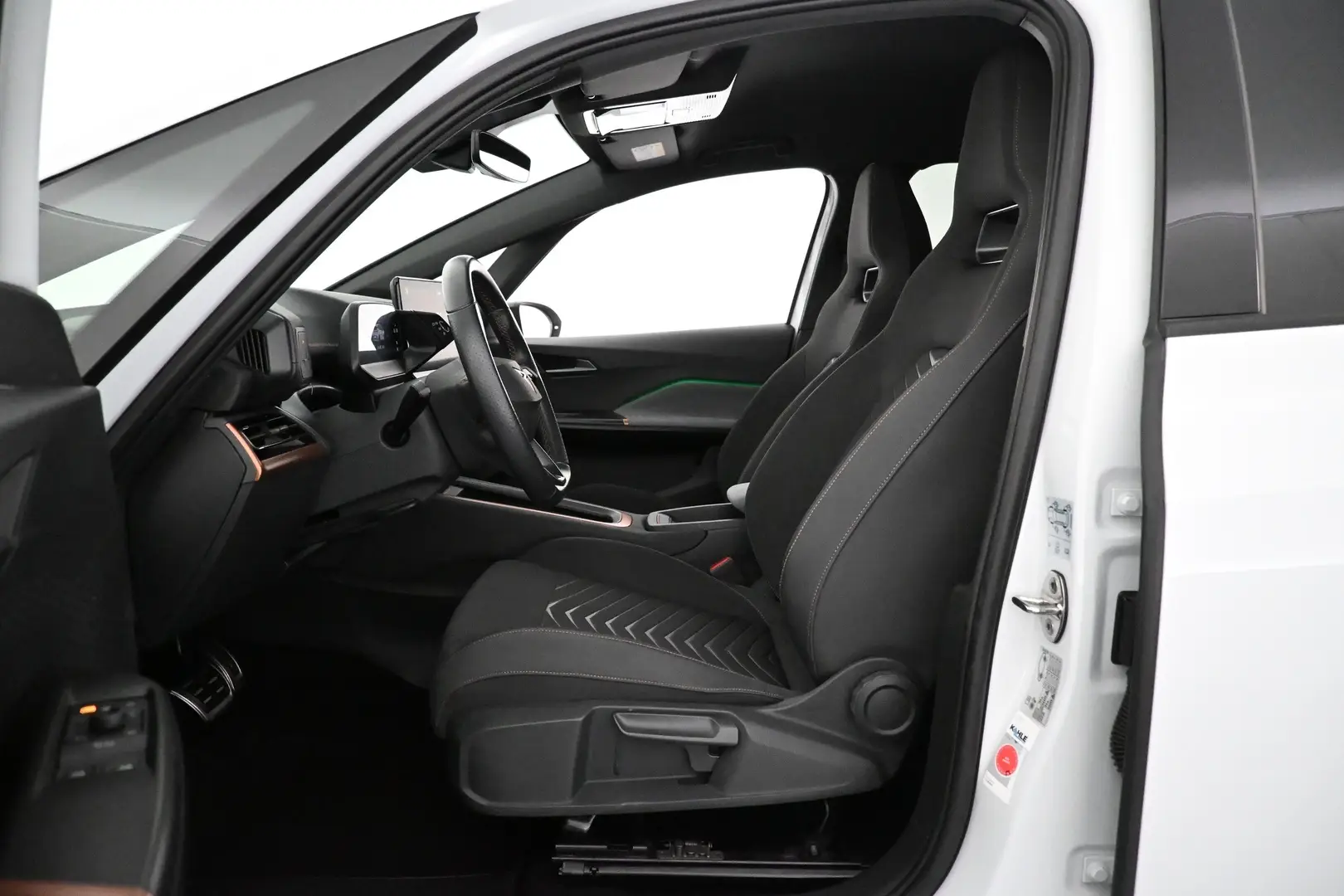 Car Image - fdBltNQo11BoqGBebtNCl