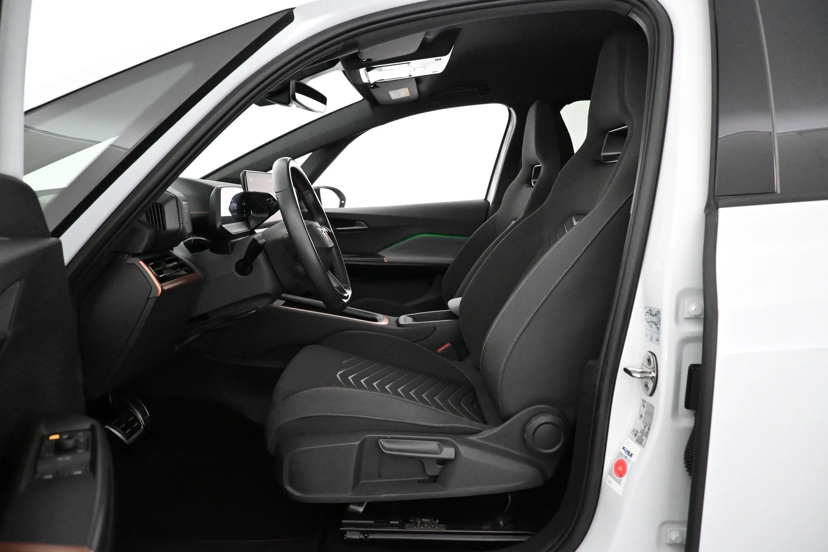 Car Image - fdBltNQo11BoqGBebtNCl