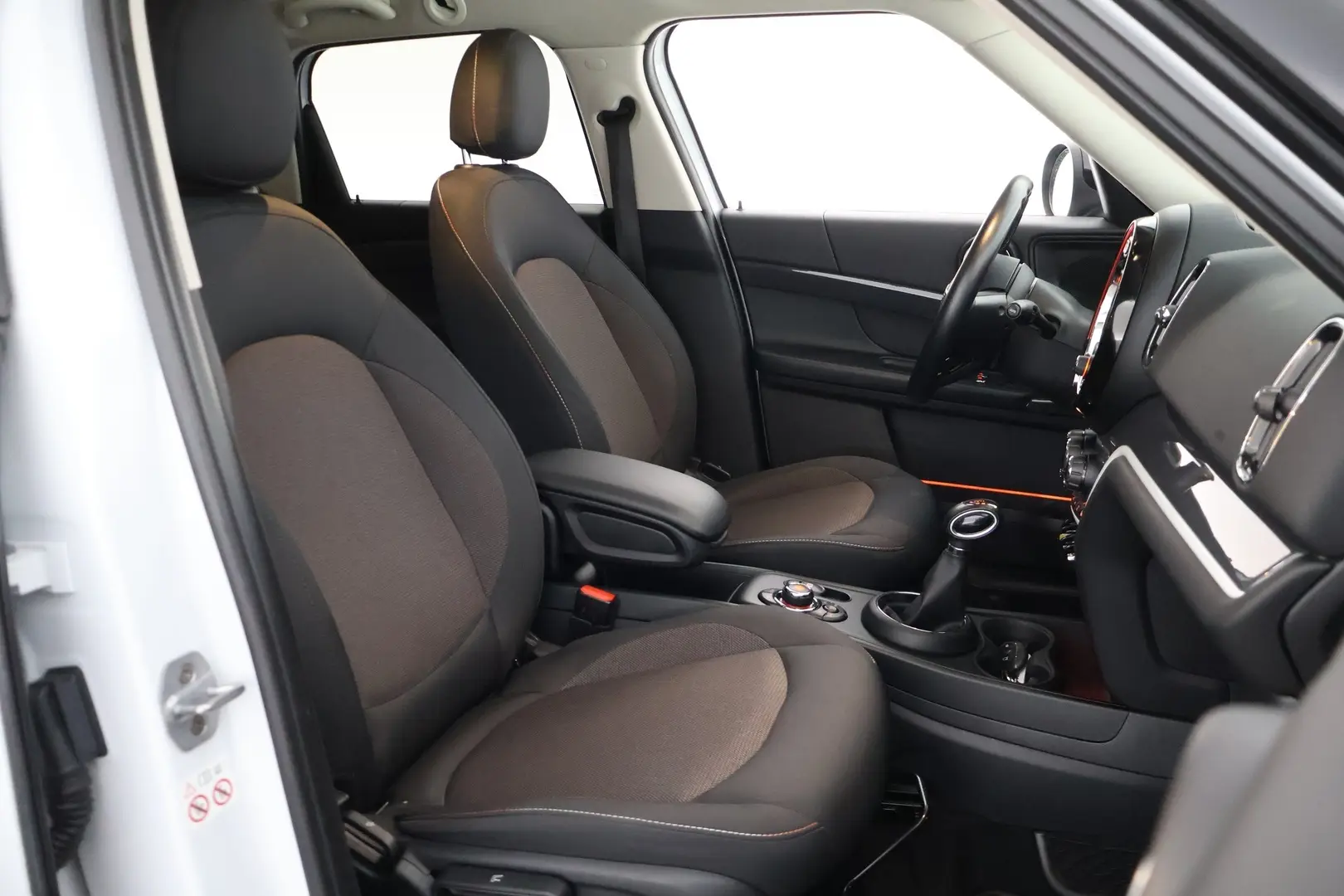 Car Image - XsRW4t33193iU7AcfeZys