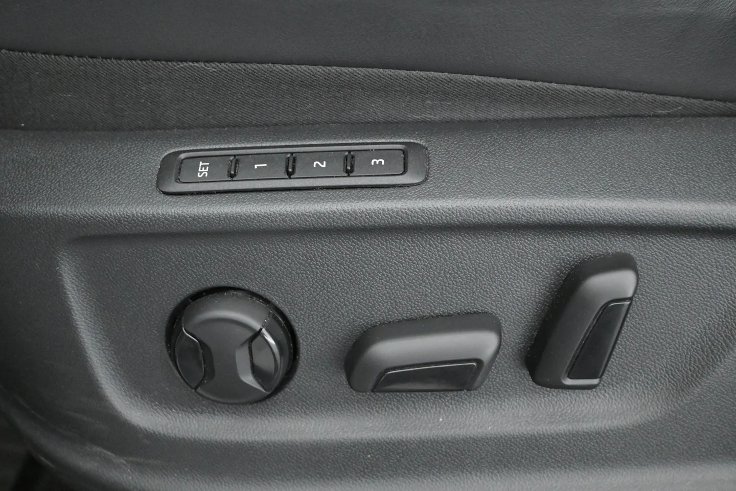 Car Image - 5Q7TPXnHgjJXTB5Whzotox