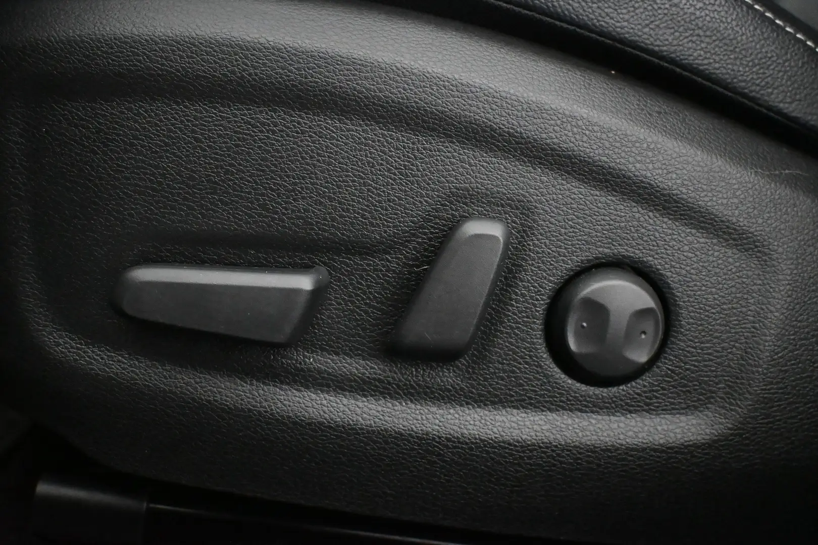 Car Image - MIKrd9A73NC8GoyEkoMG7