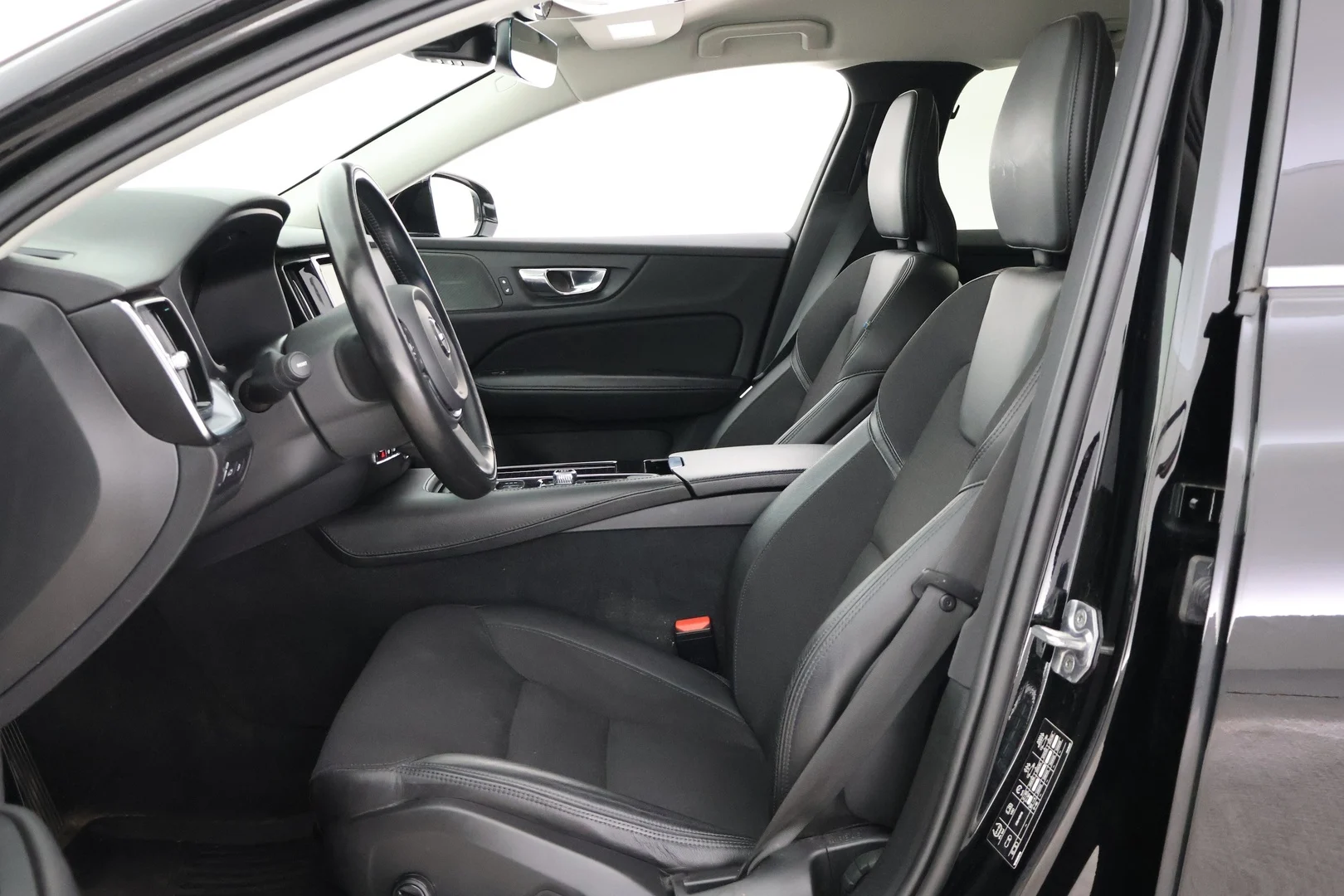 Car Image - 7HbRmK4iwWCt7UxQaiUrYh
