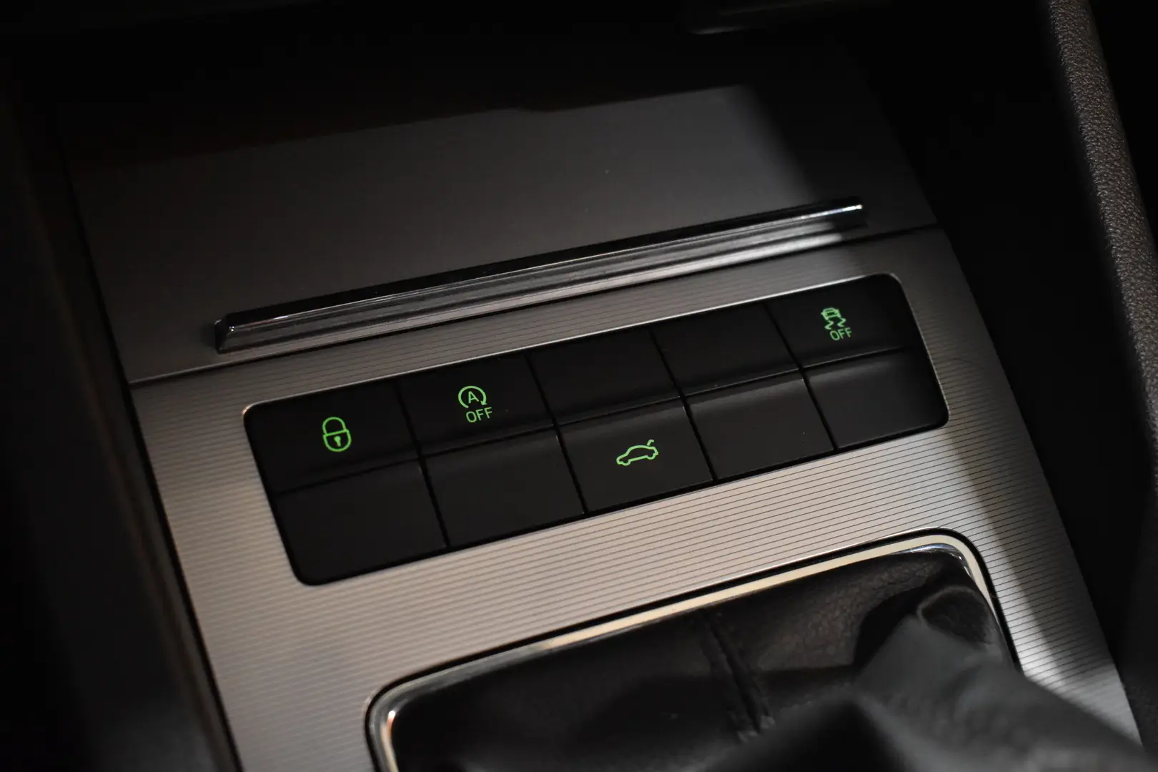 Car Image - 3I65Oqm6F3ZnylpySXjcoQ