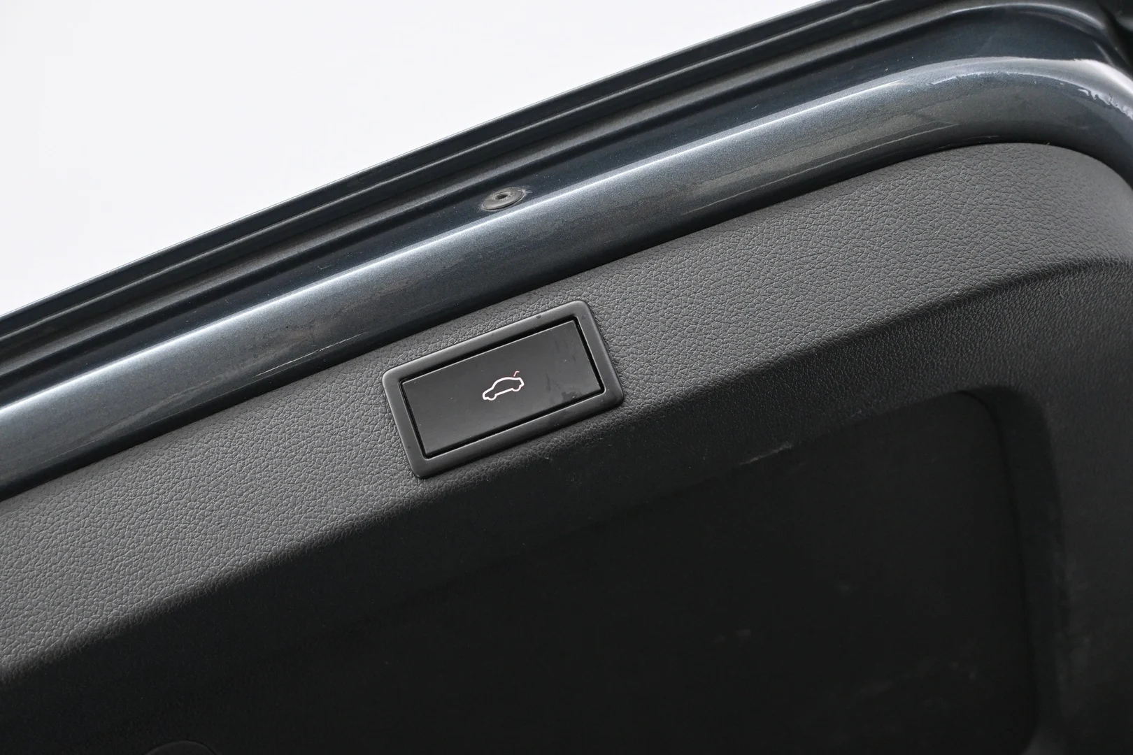 Car Image - 2jeUVmvuR6iexQilU8ESJT