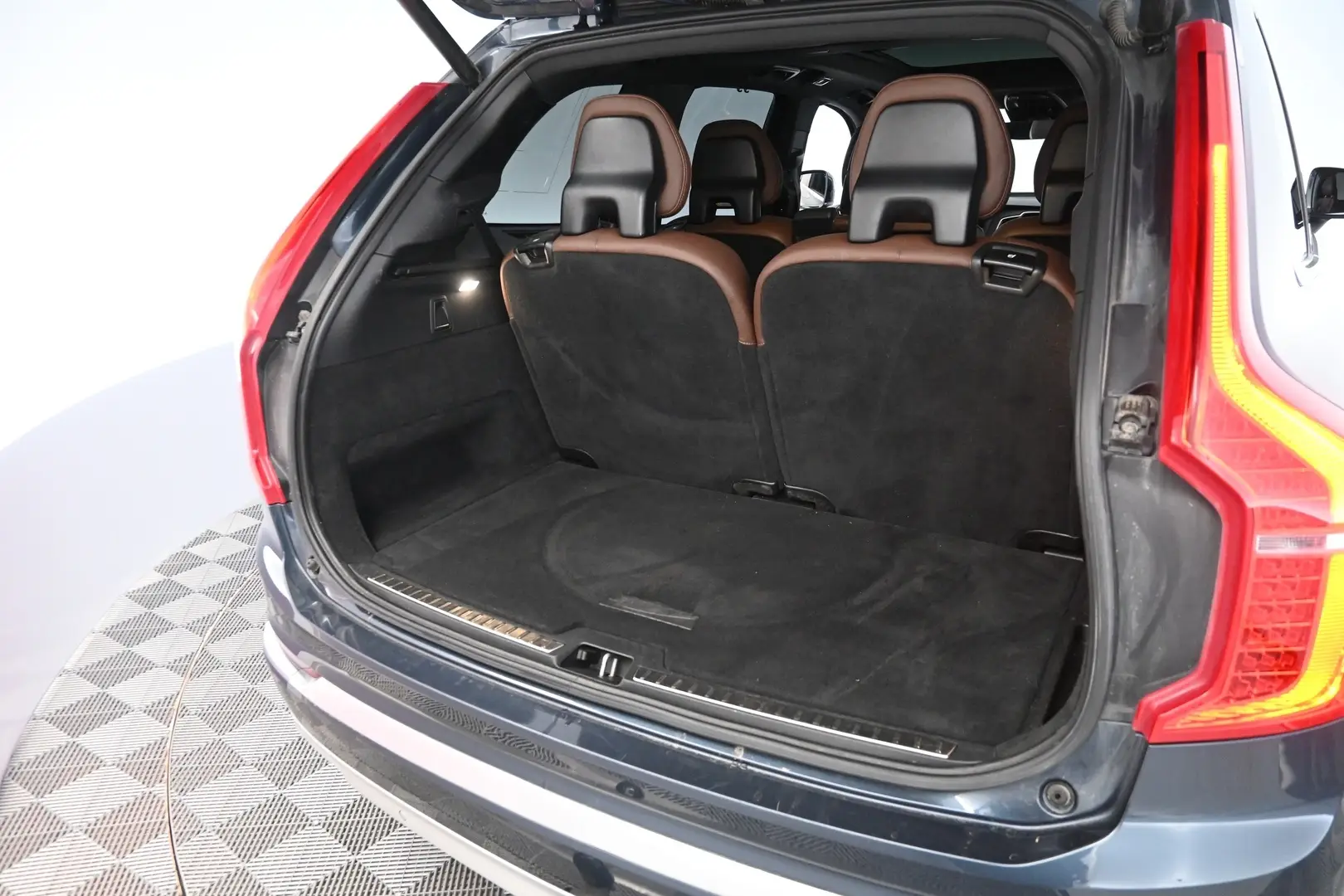 Car Image - 2hEOorAZSRaNiv26bcobif