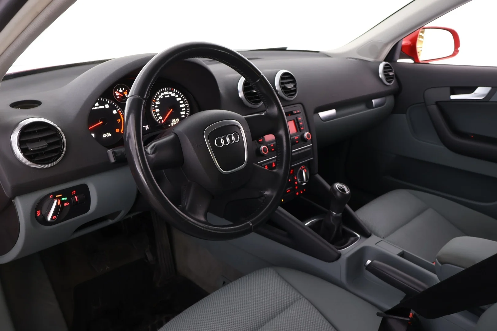 Car Image - 9B4aoiBW4abCDYBfbn4yF