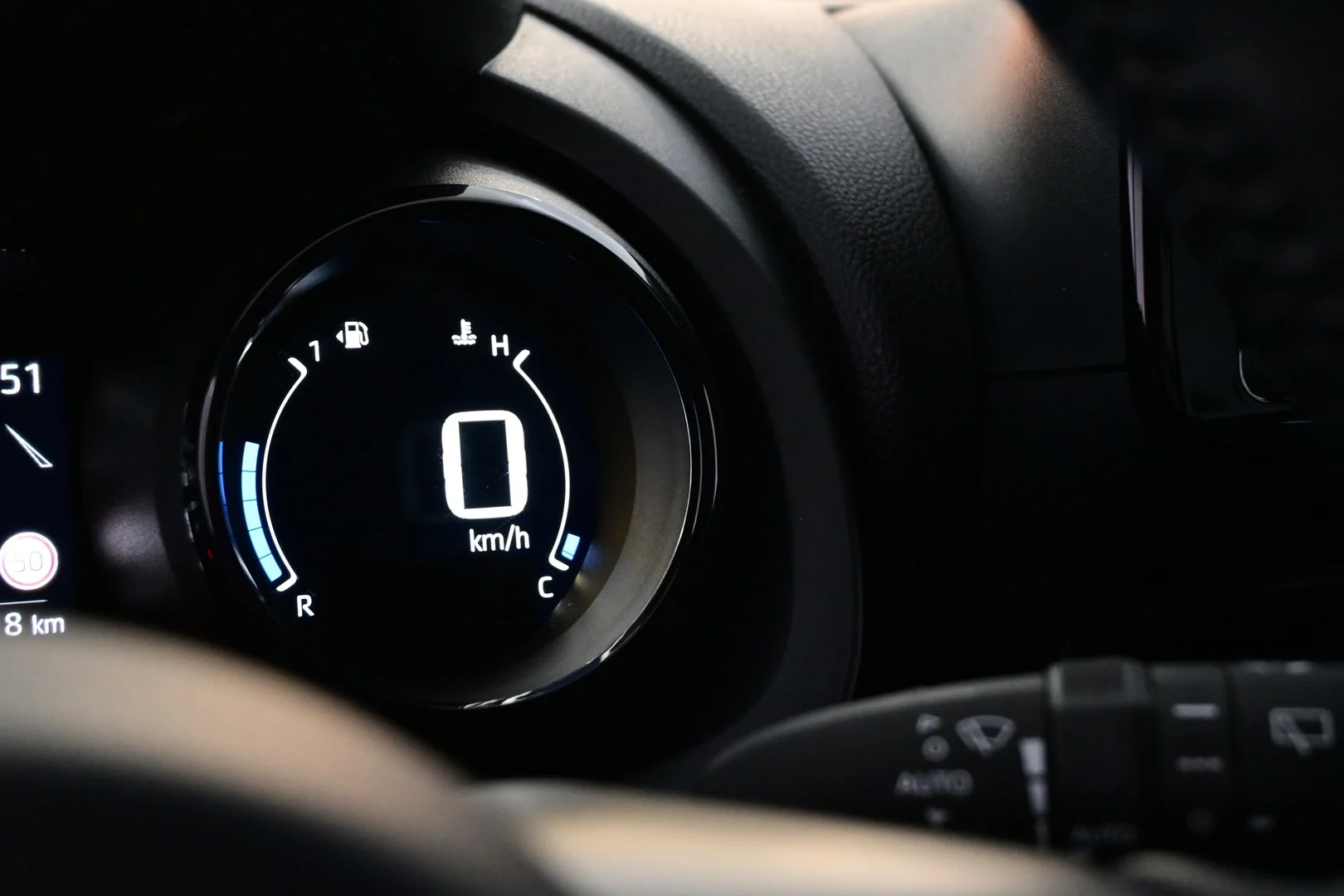 Car Image - 2ZnWAqBGnPmLEbd34213ka