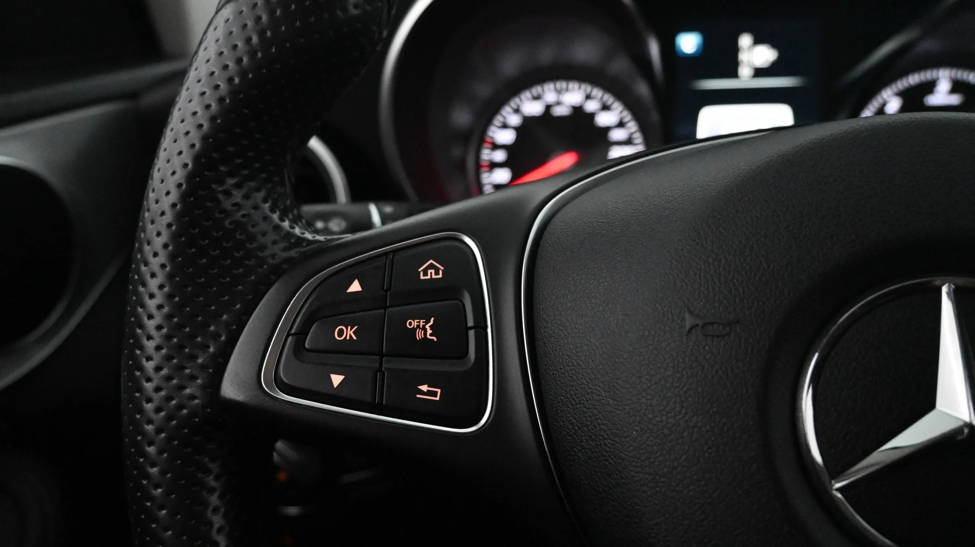 Car Image - r3QhBQEK4Hk5OzFj0t03u