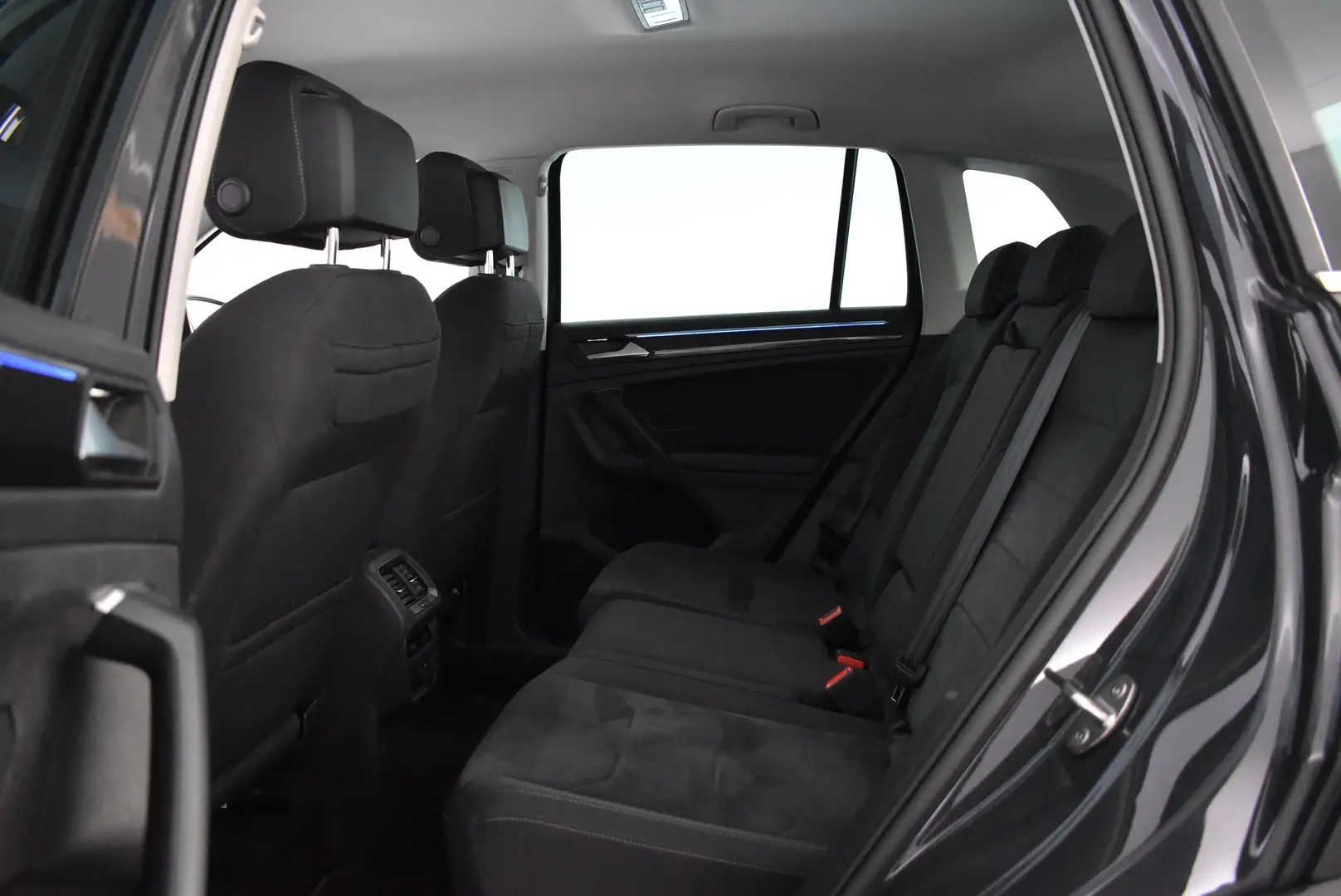 Car Image - 2XiJRns1nJ0t10v8oFK7hP