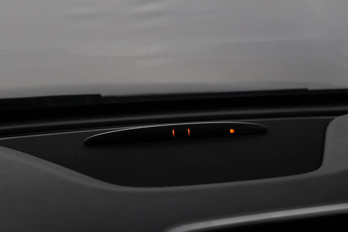 Car Image - 1DB176wg28Jr9Jg69QGBKD