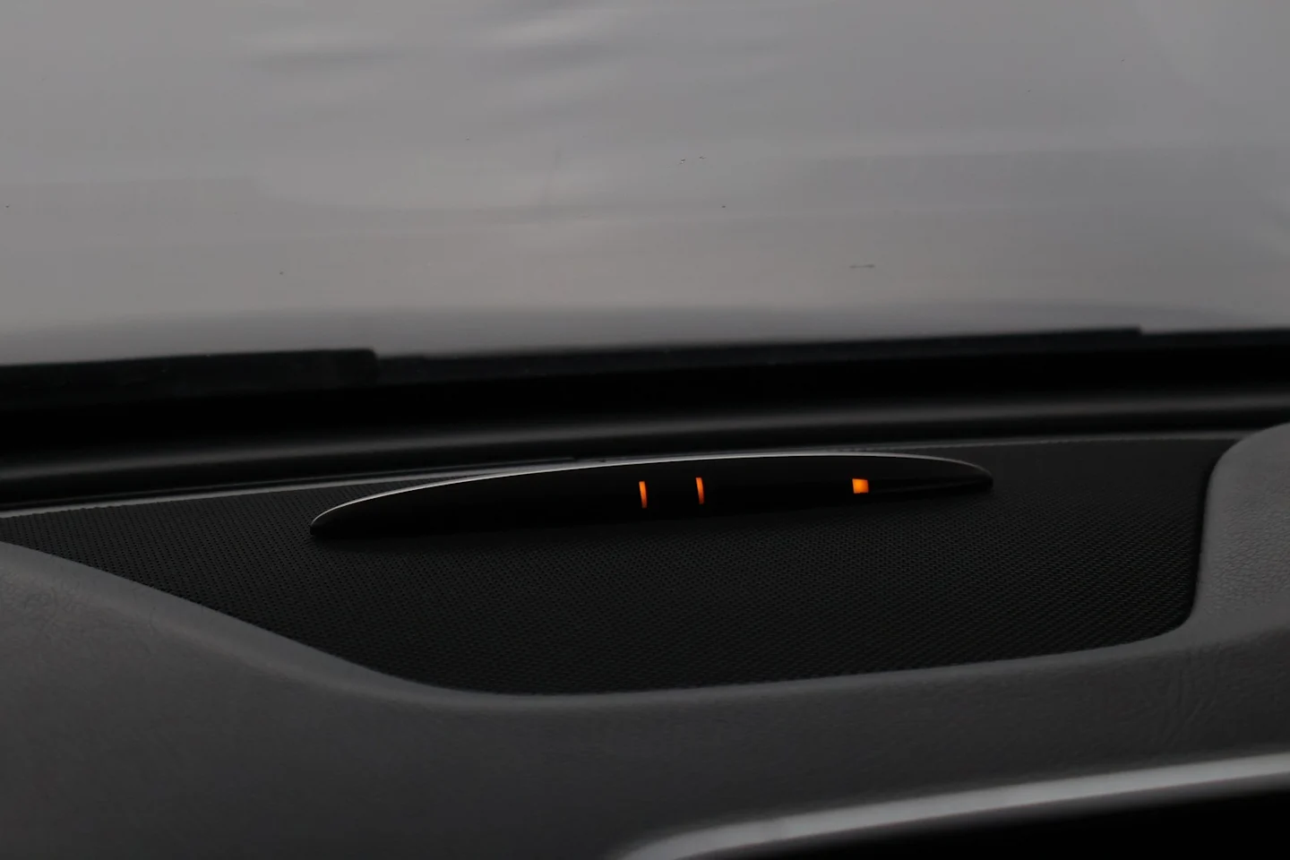Car Image - 1DB176wg28Jr9Jg69QGBKD