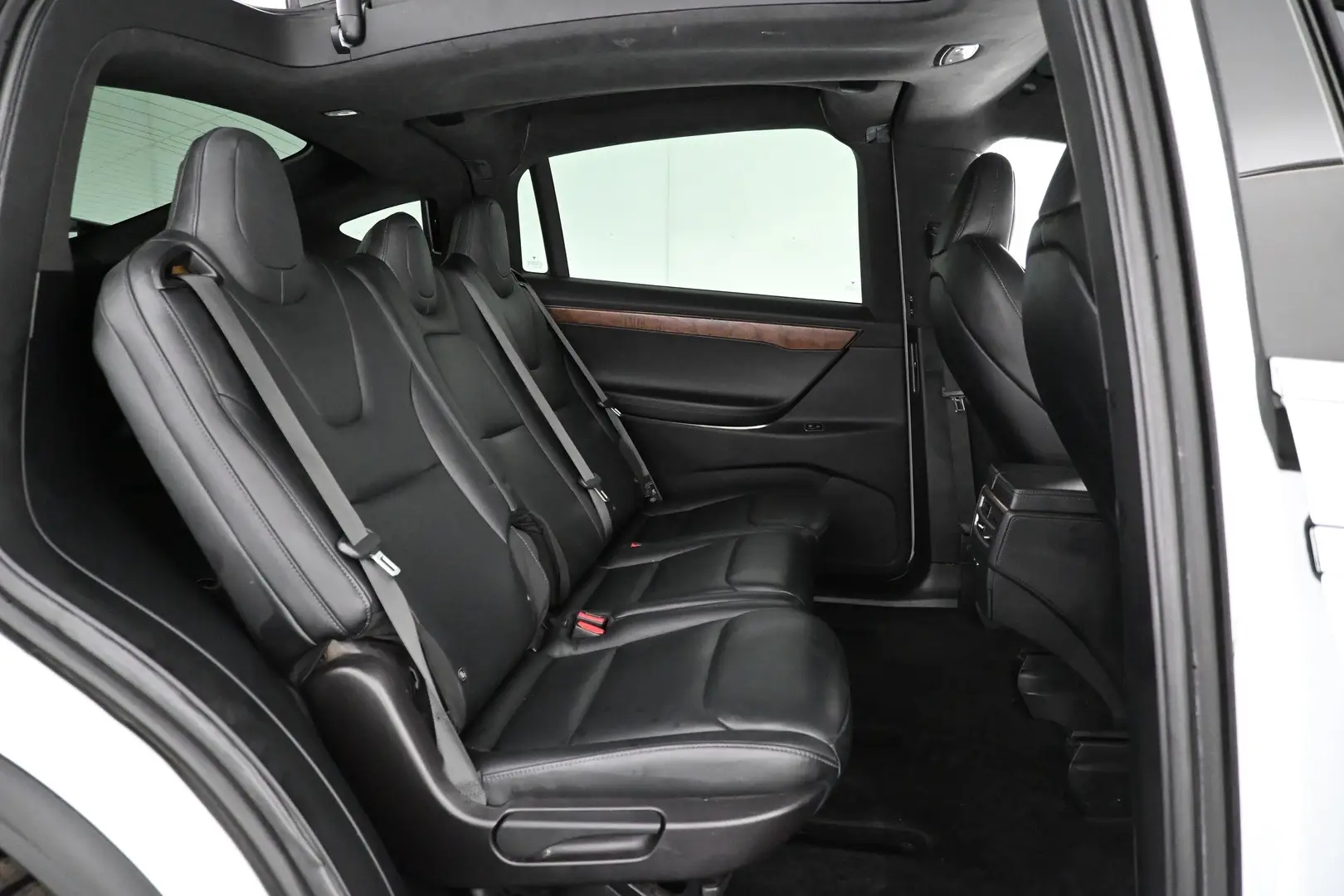 Car Image - 5dEs1iWqUxsbUQM4acGNNN