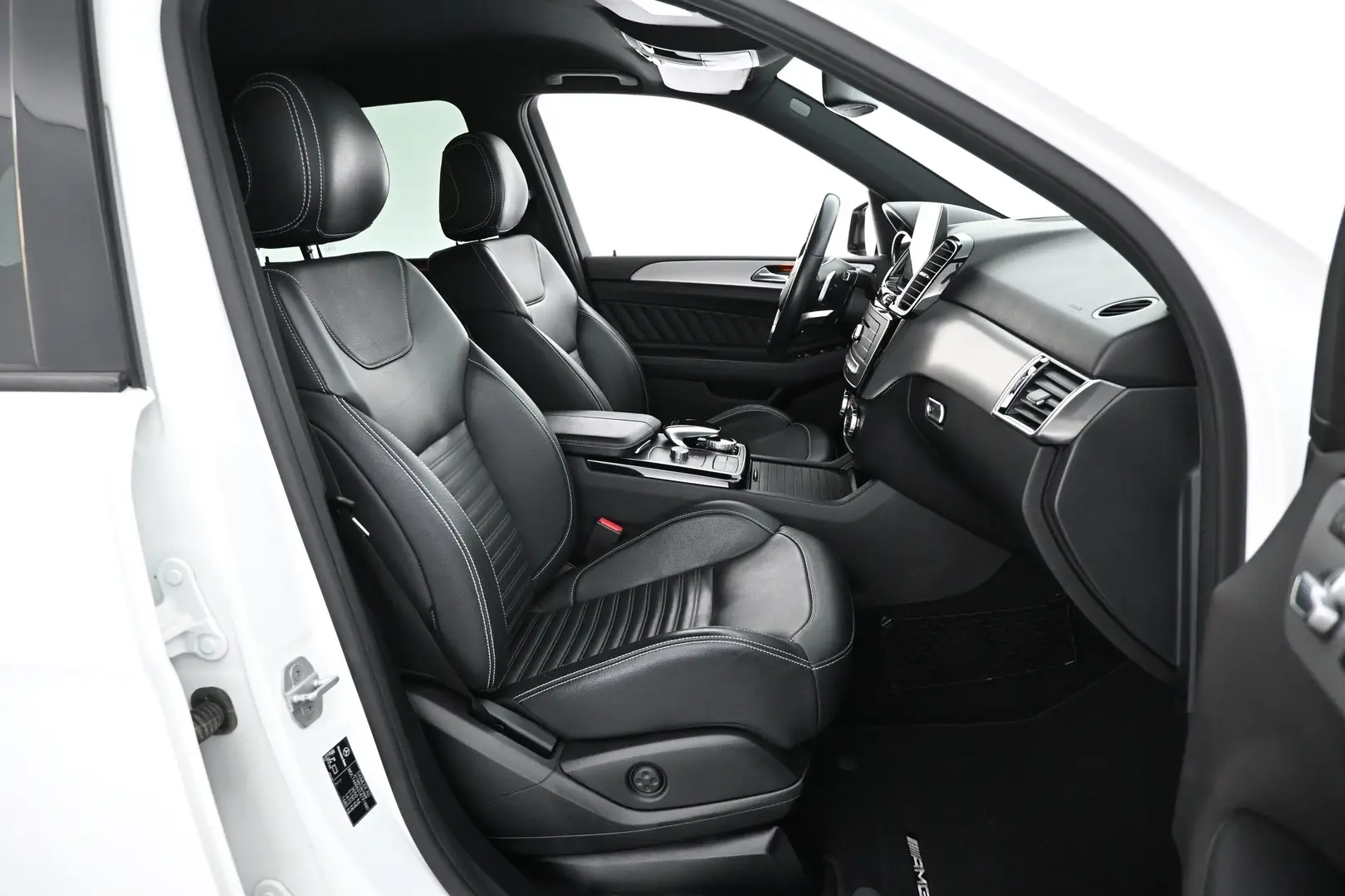 Car Image - 2g6VAabyrnatxh9O1HHNdU
