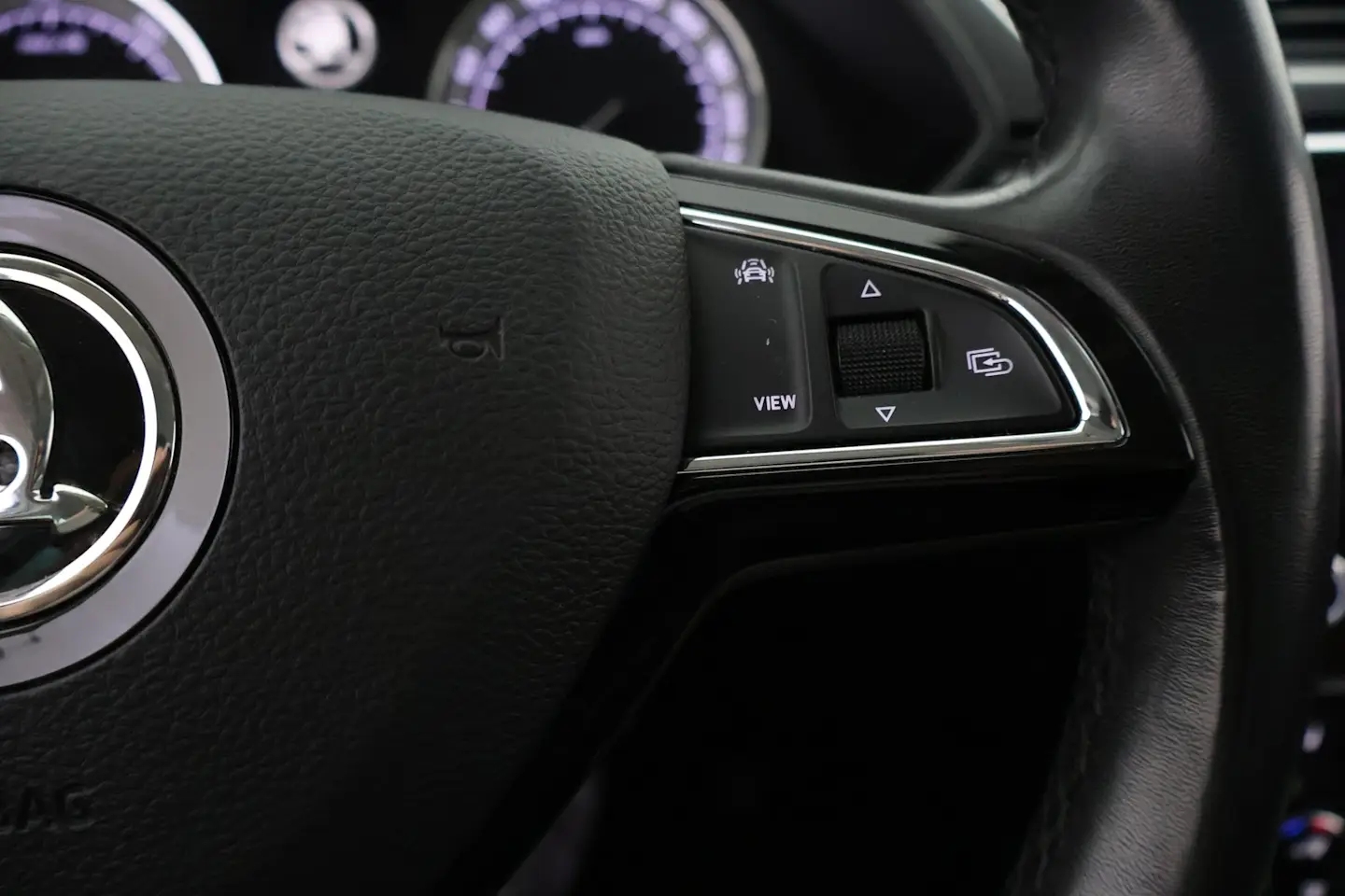Car Image - 1ppMhnNLcfkB6NYqHdQyeJ
