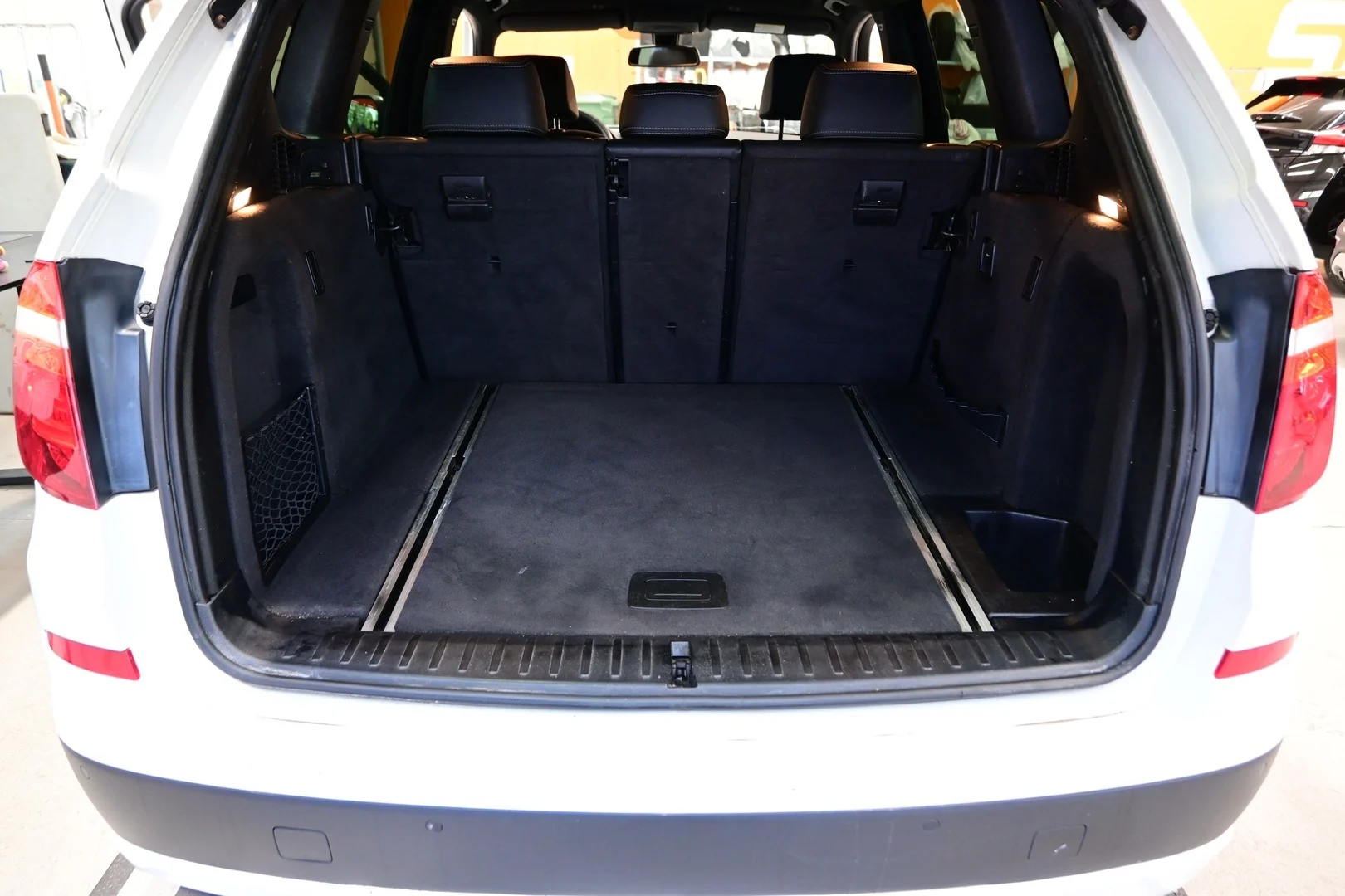Car Image - 6pHzUXo1t3HjiUOmOq62Uk