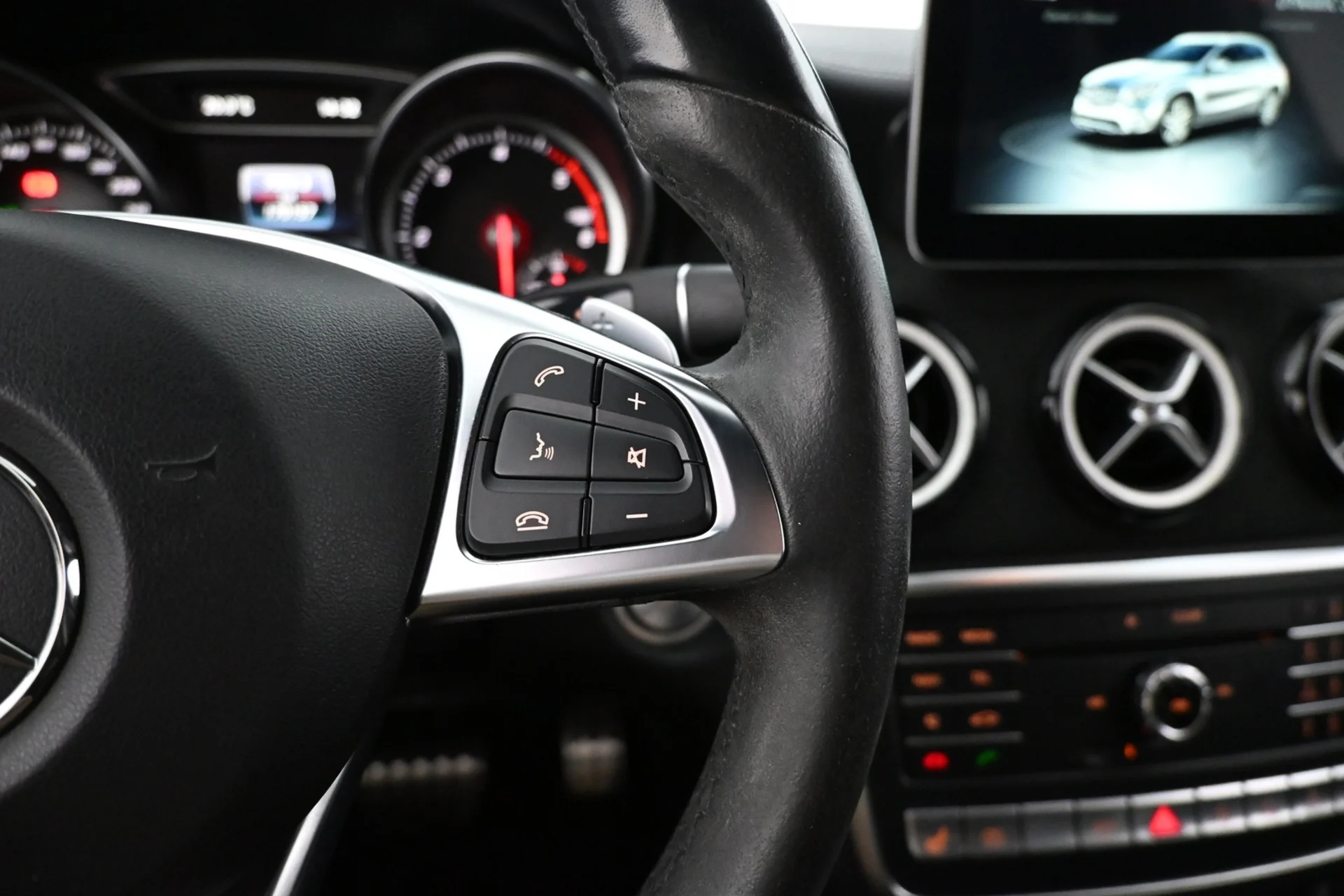 Car Image - 3nWdkD4vL9Yjr4bygW6vxl