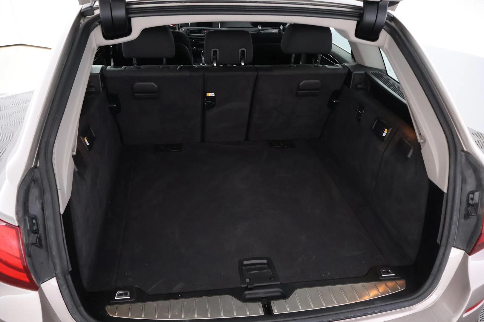 Car Image - 76iLkYbYjjTWHml4Cgt4Eu