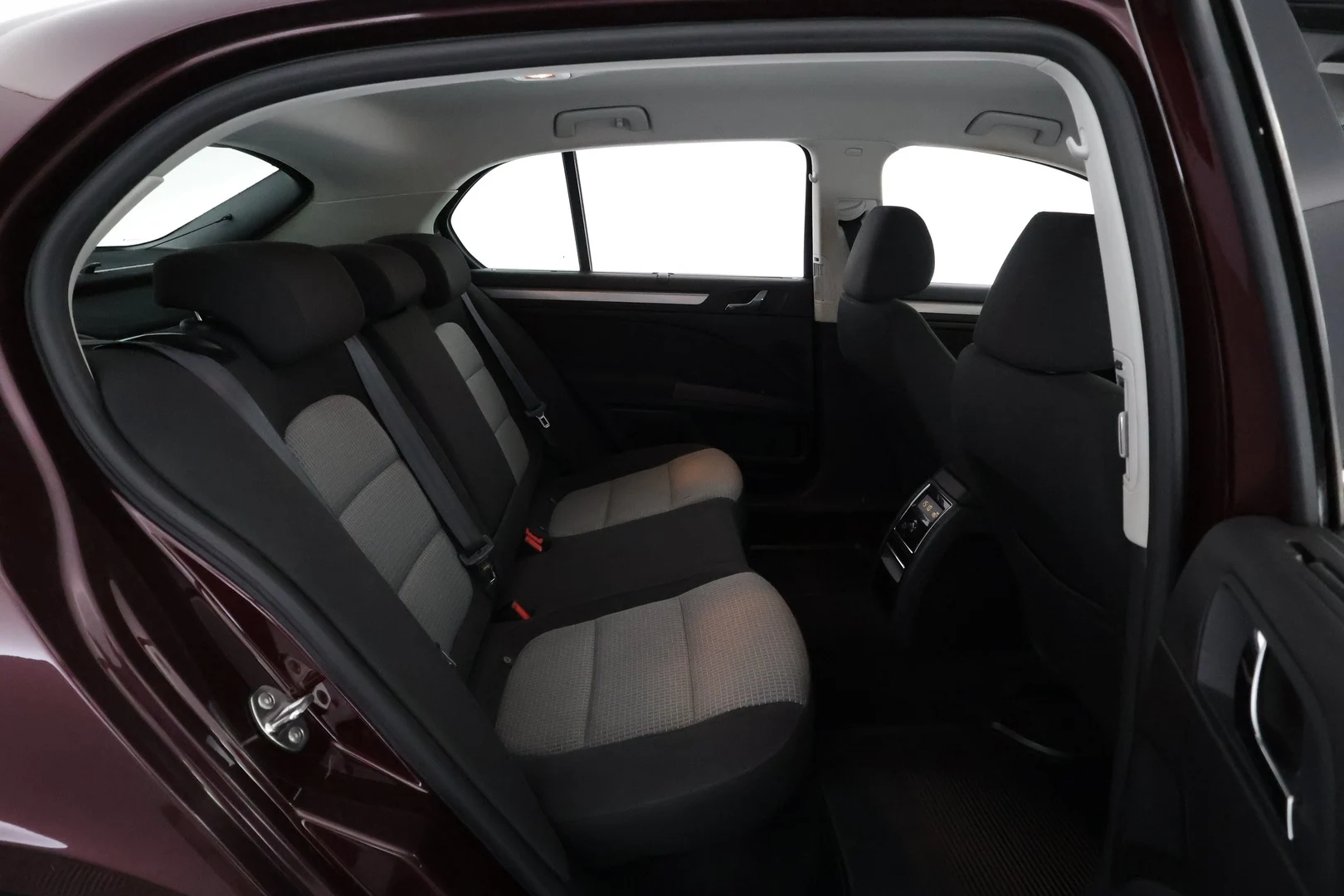 Car Image - 1loUba5HRuVNmLJALb0n7H