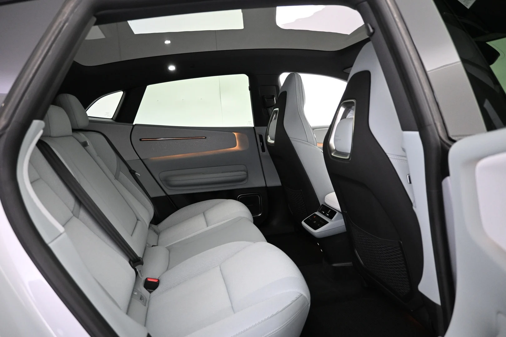 Car Image - 5l9xmyTA3AsnhiTqiBc3Yd