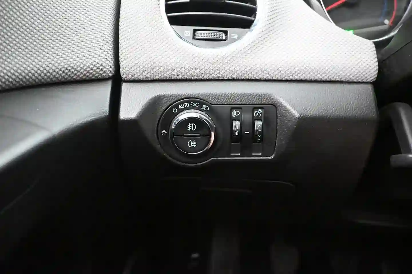 Car Image - 3k28J2OsPhugaIrLWHSPil