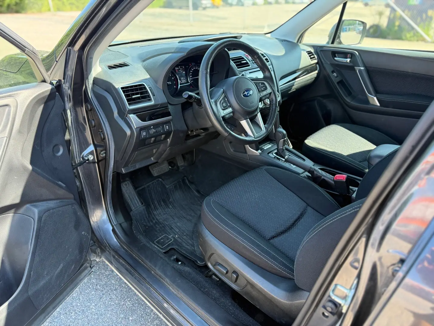 Car Image - 795tzQzORxXA4bDuVyBH4V