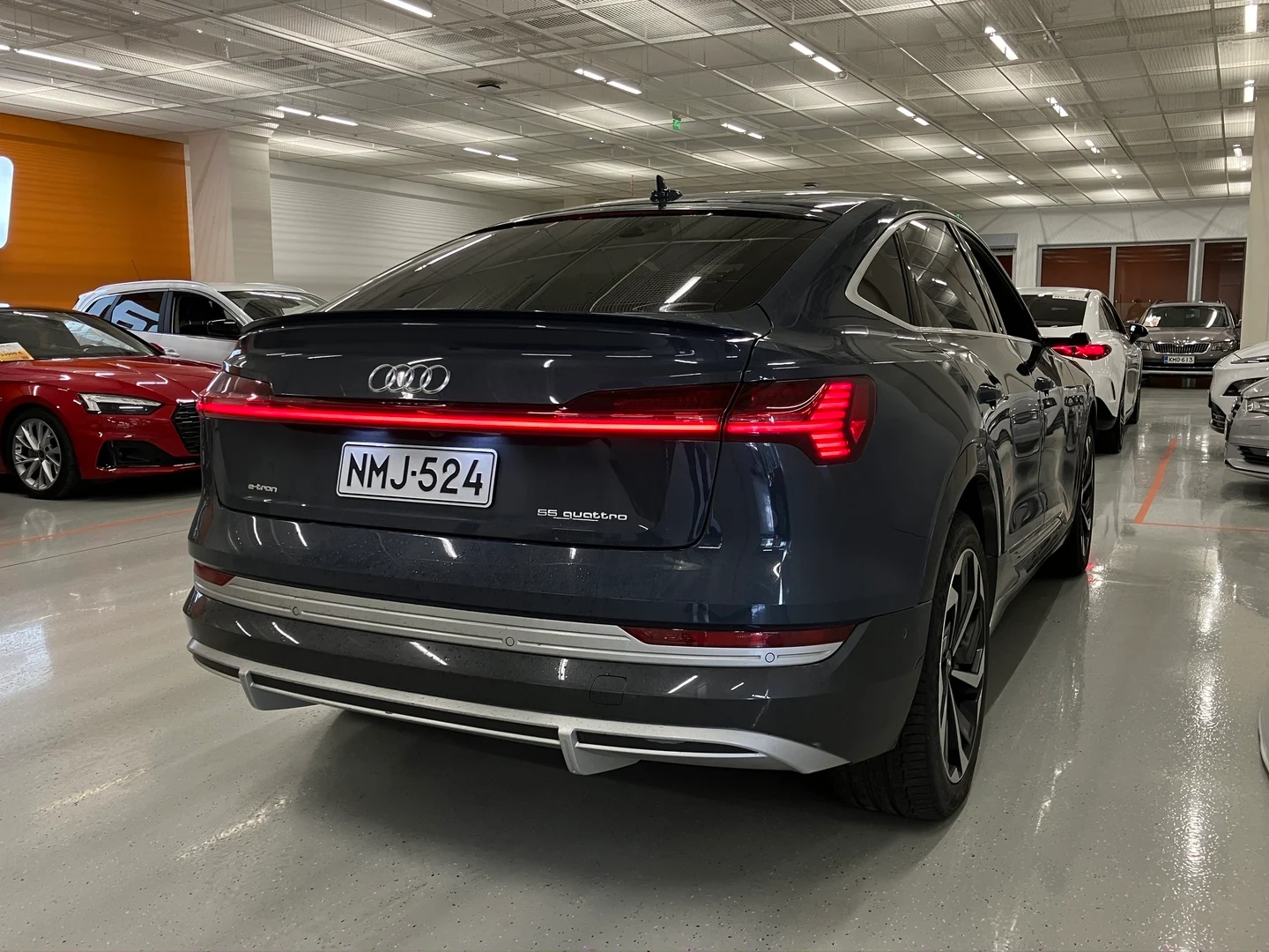 Car Image - 6tw7dnb4rYJiZSke55RCcV