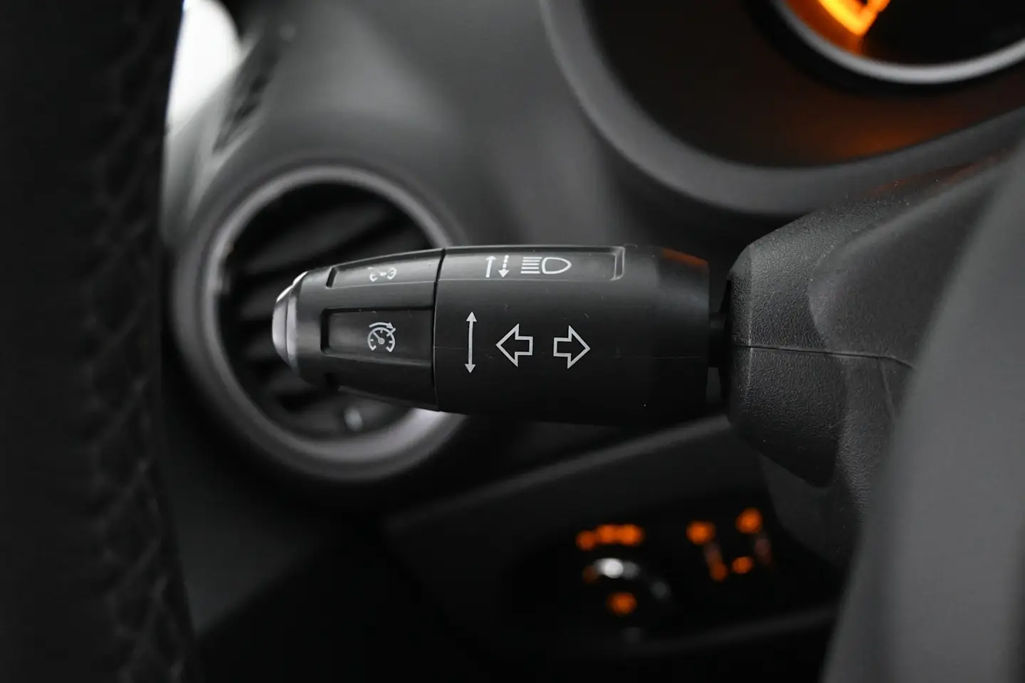 Car Image - 2chwL3wwPUT0tnZfr1Zl1V